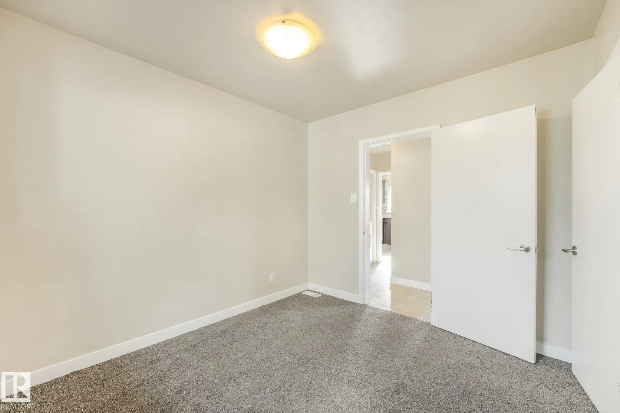 11308 129 Avenue