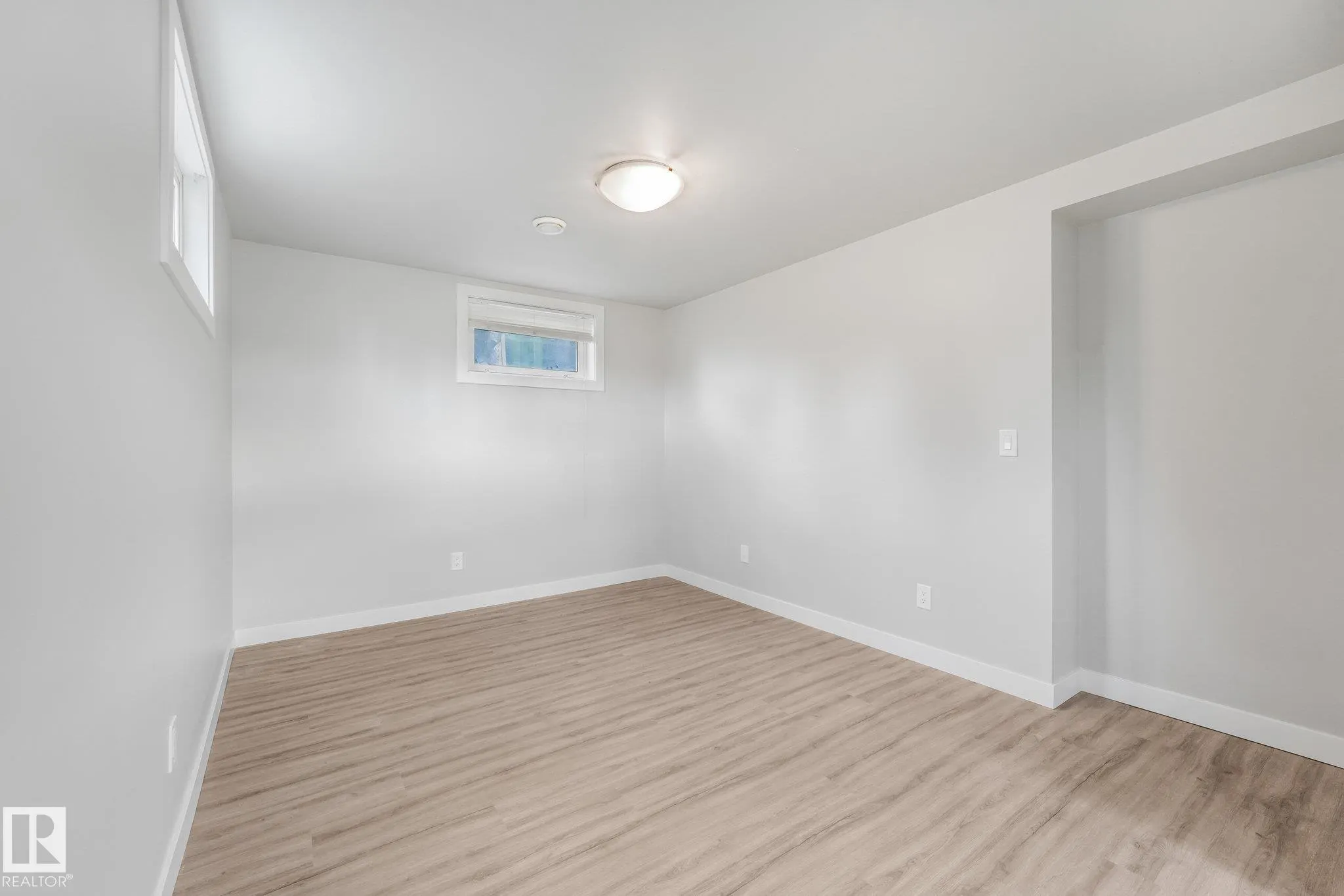 11308 129 Avenue