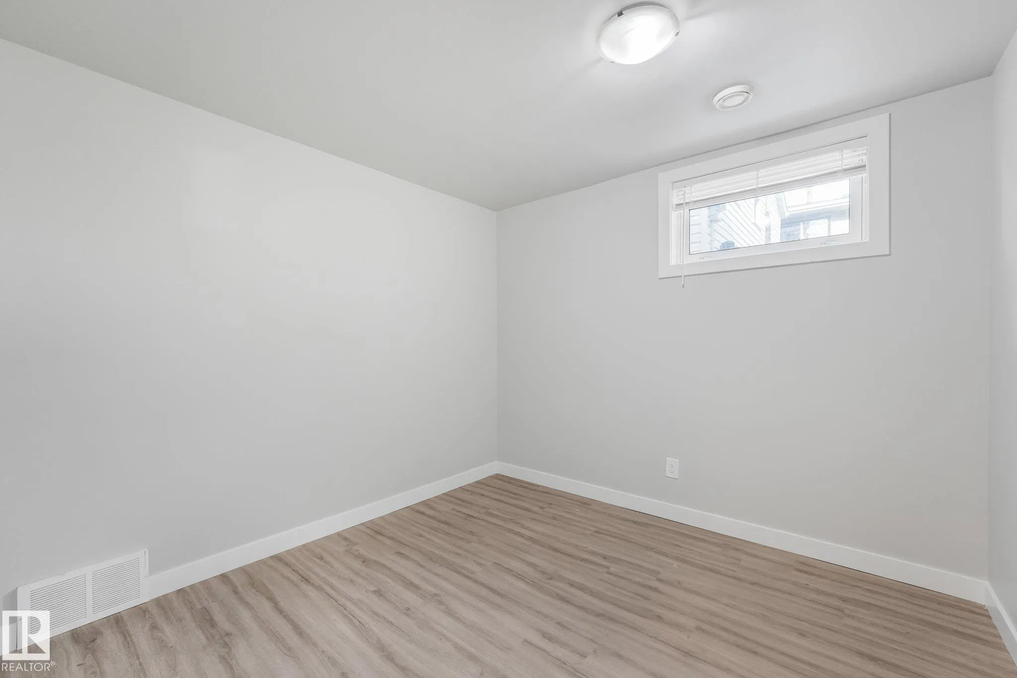 11308 129 Avenue