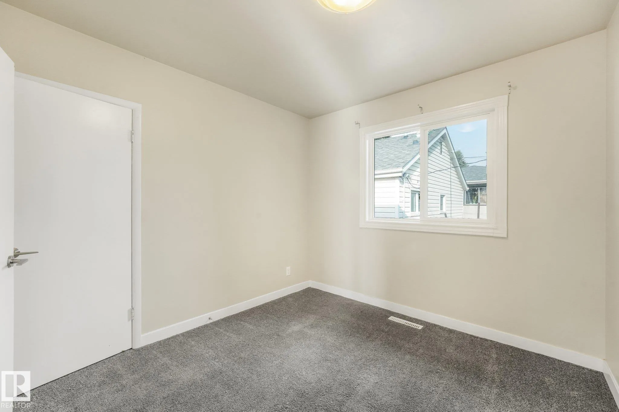 11308 129 Avenue