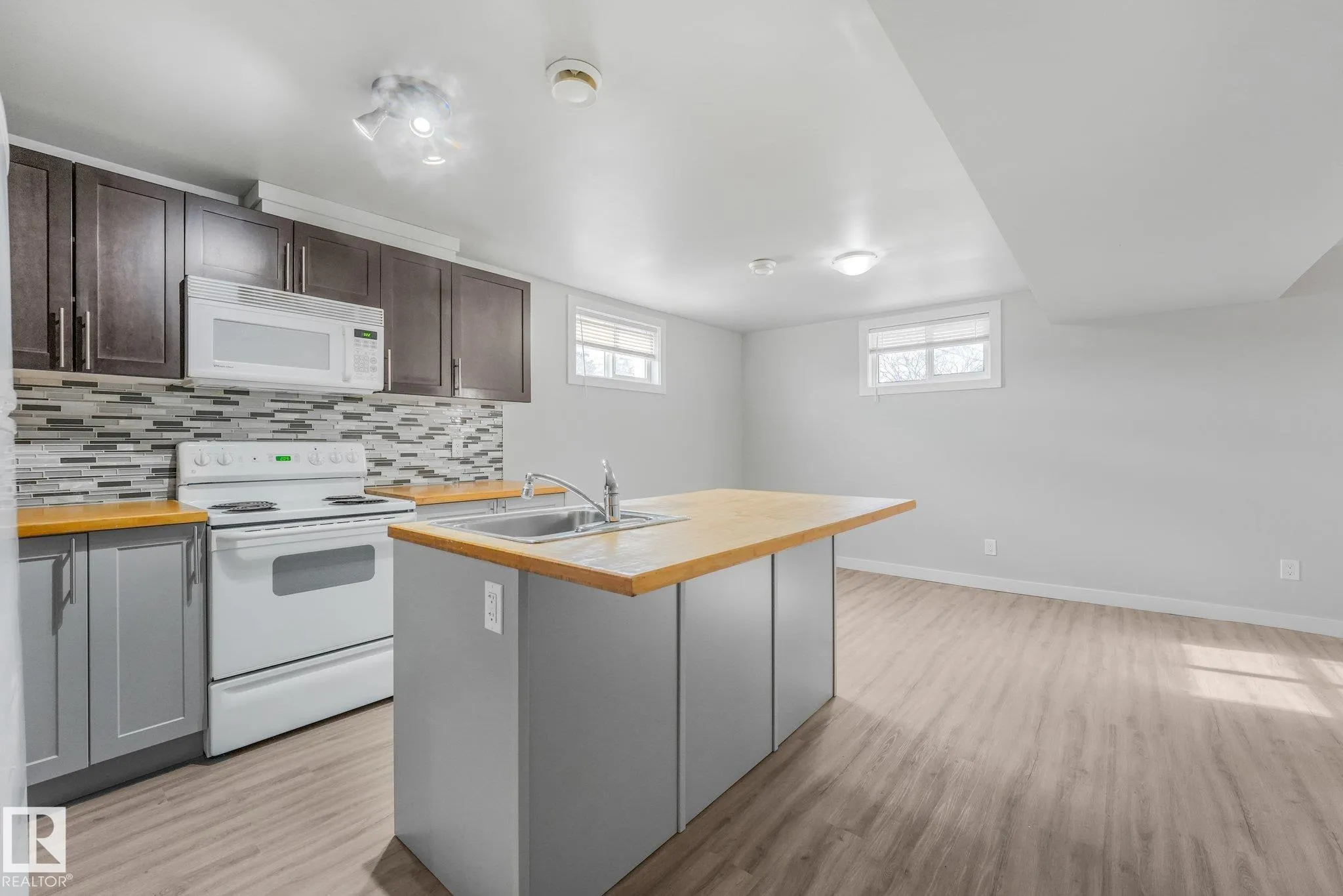 11308 129 Avenue