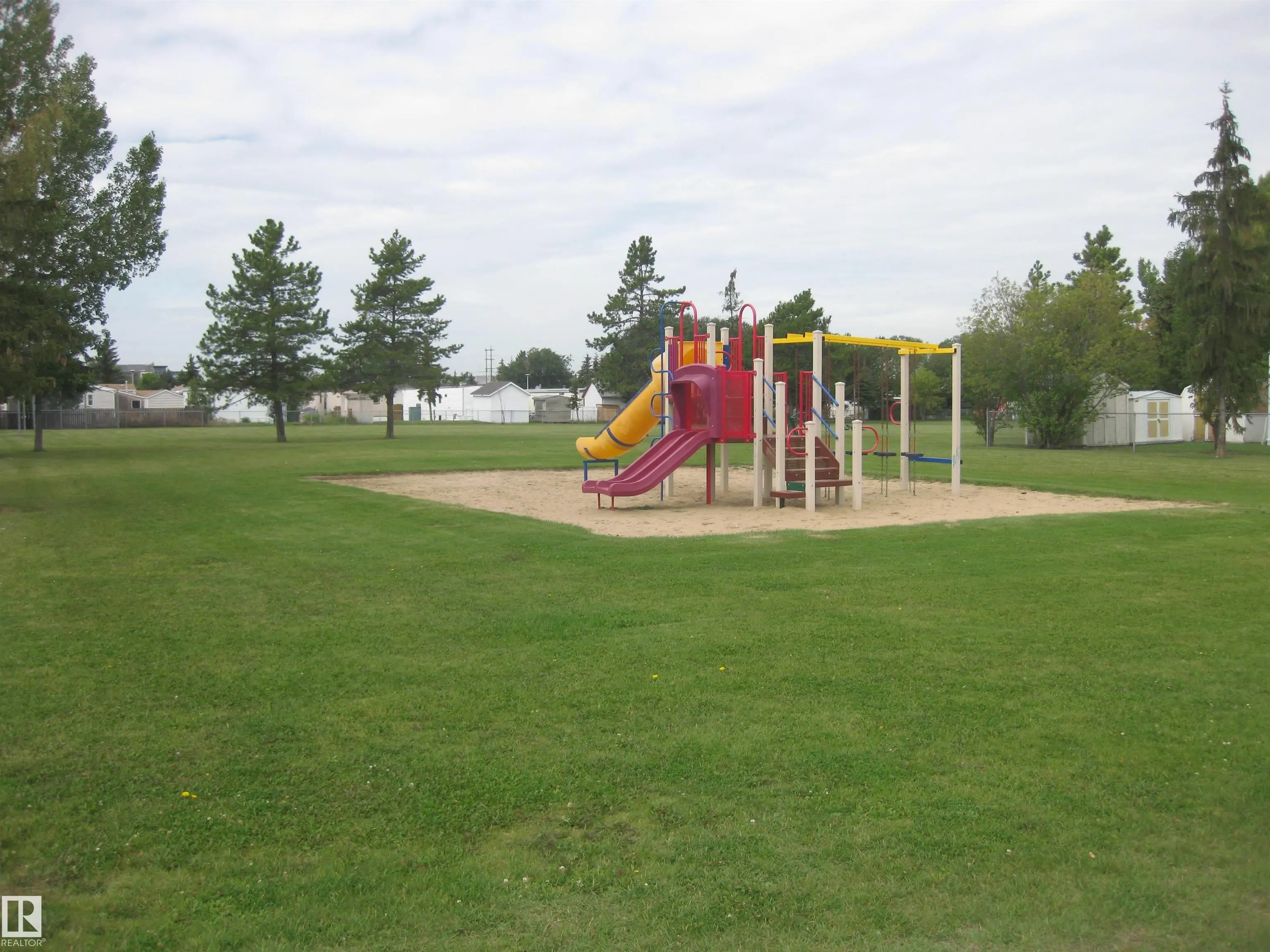 1234 Lake Vista Crescent