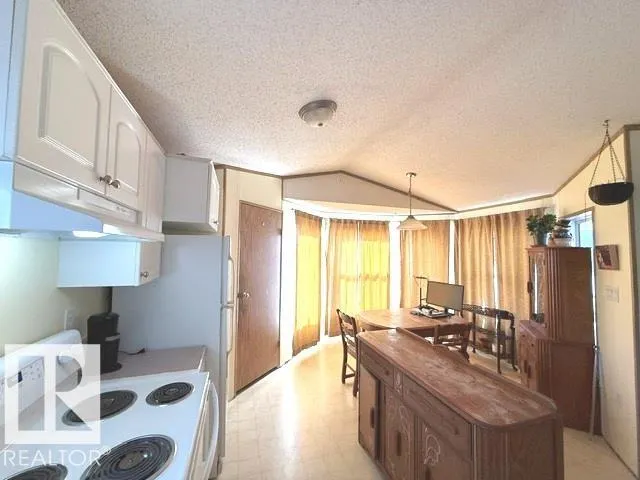 1234 Lake Vista Crescent