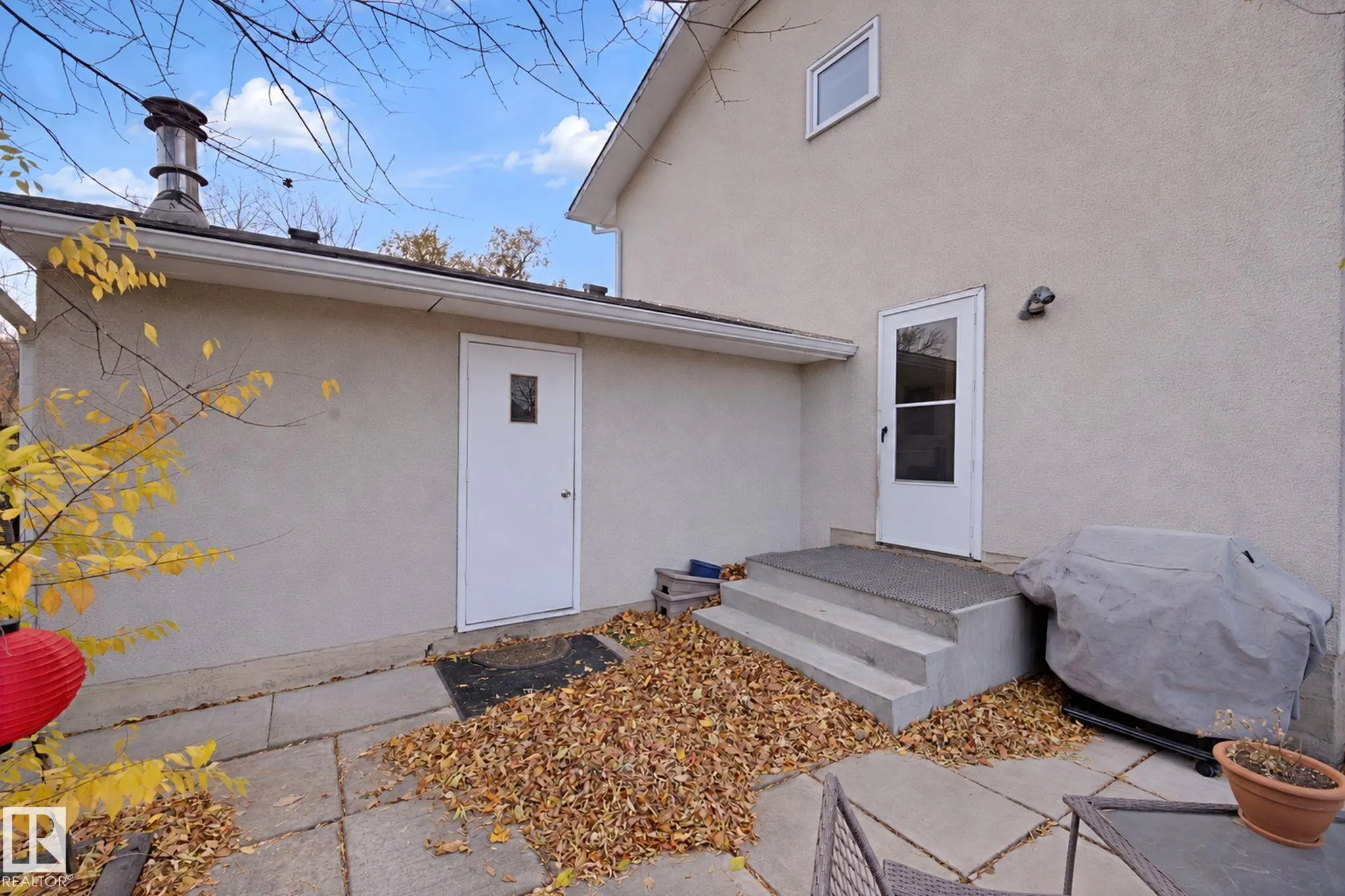 9 AKINS Drive