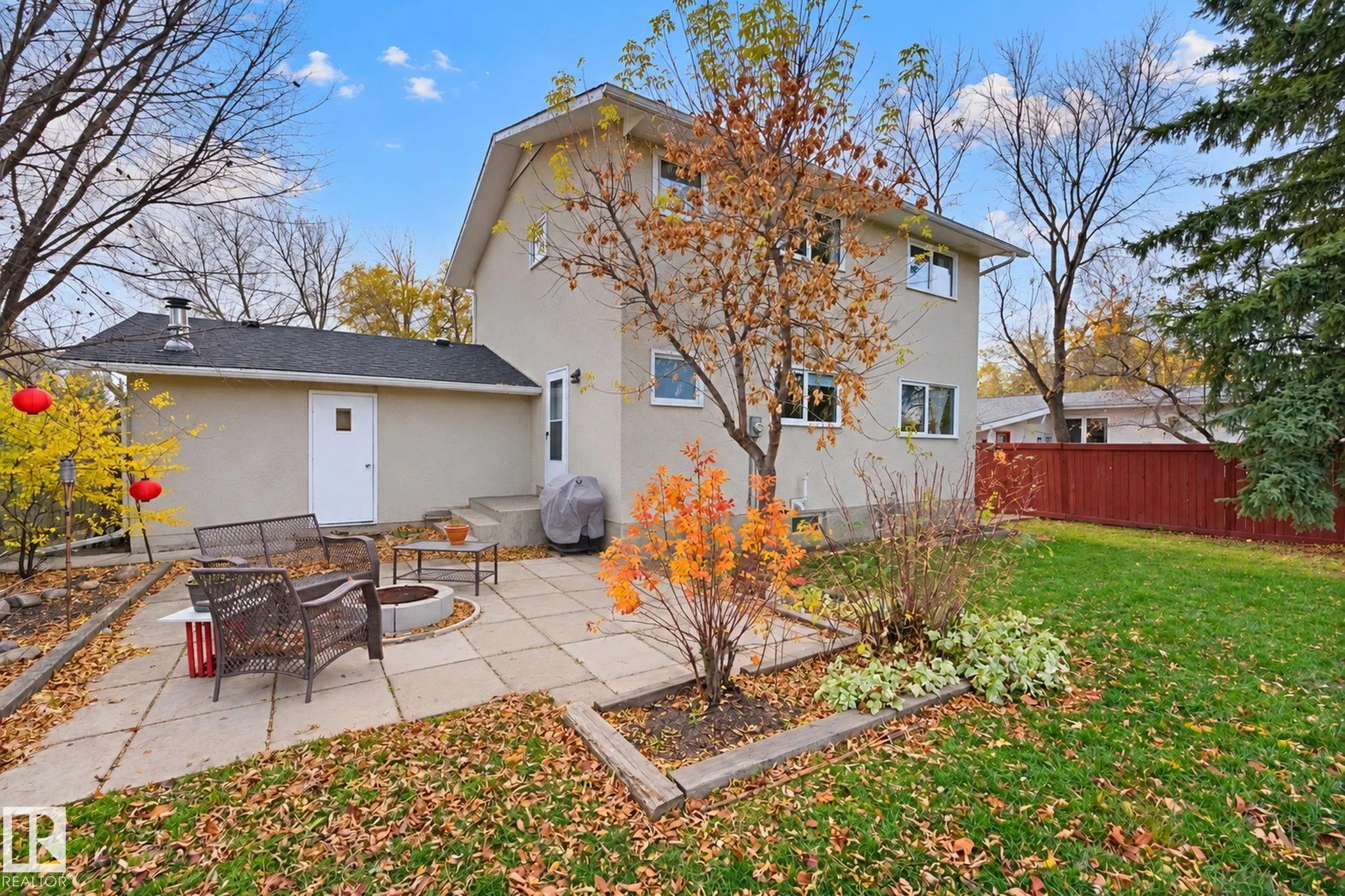 9 AKINS Drive