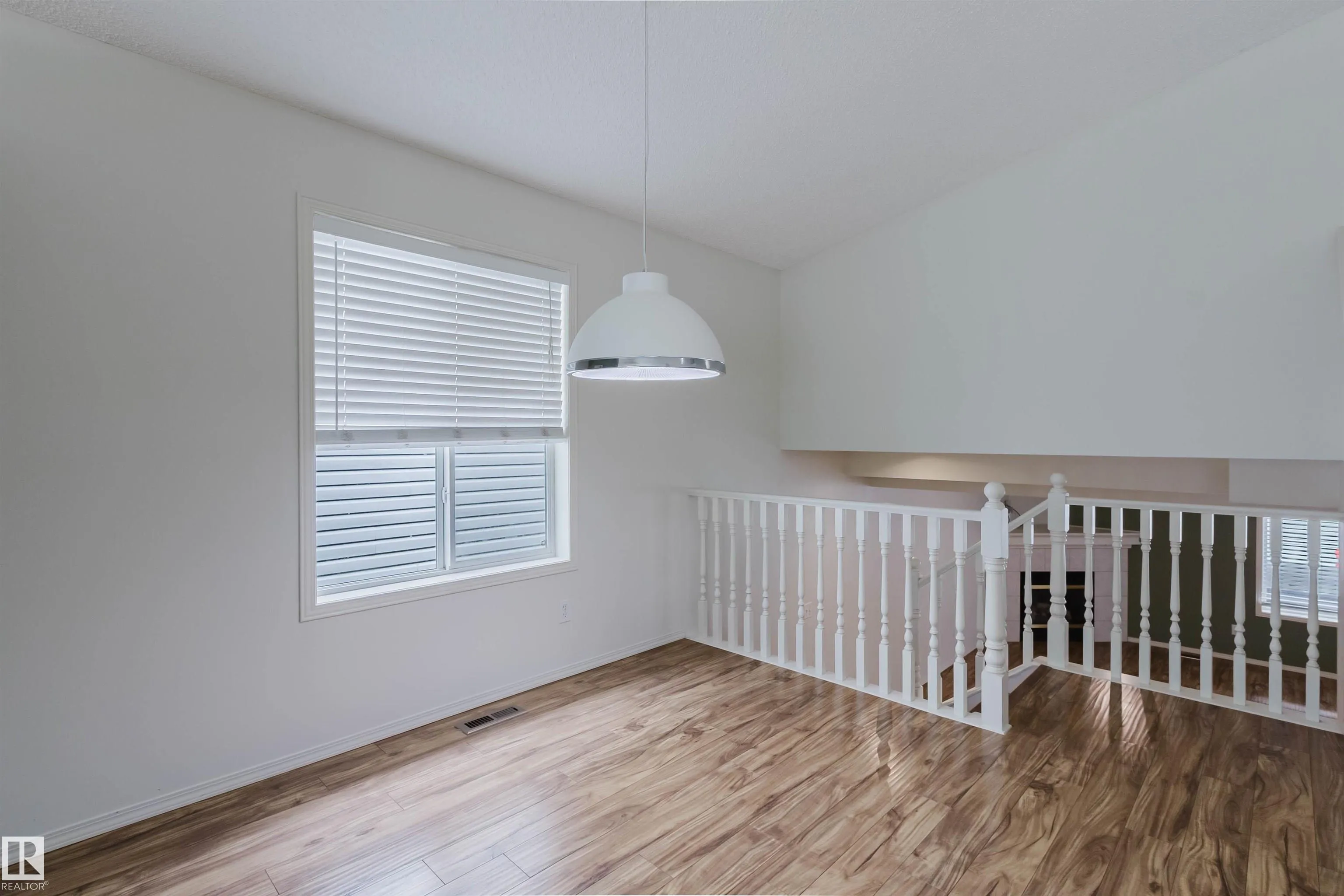 1694 TOMPKINS Wynd