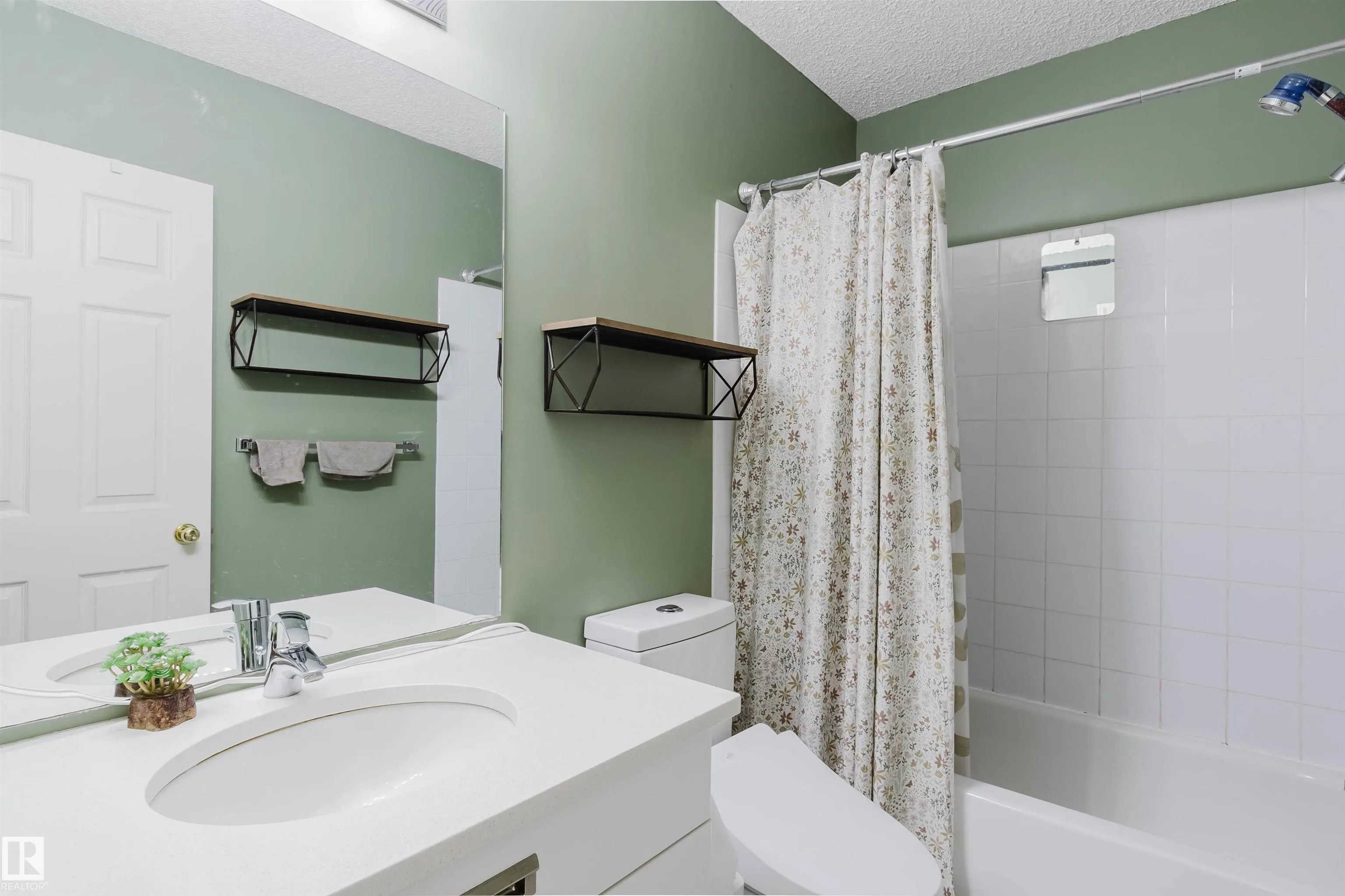 1694 TOMPKINS Wynd