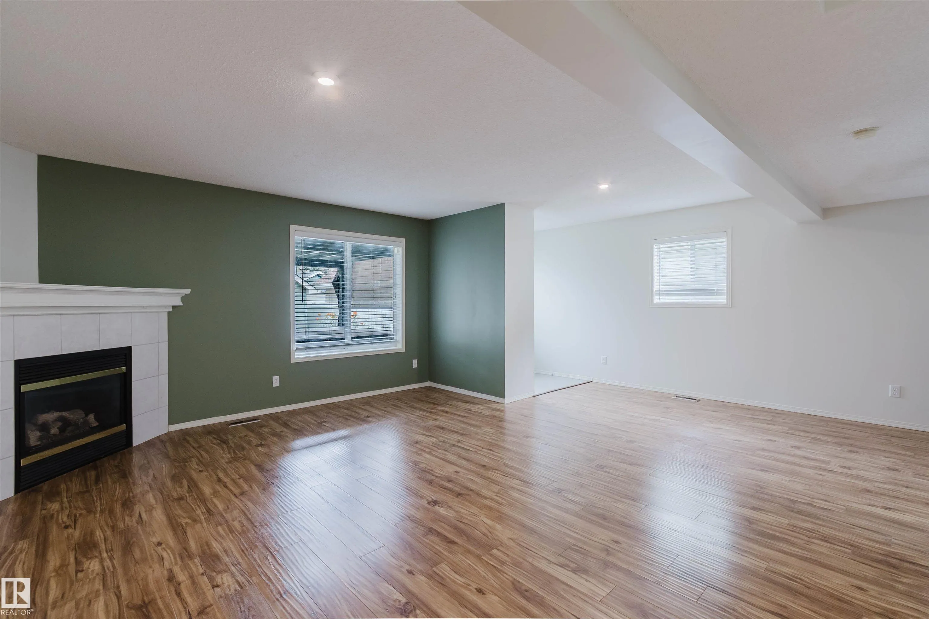 1694 TOMPKINS Wynd