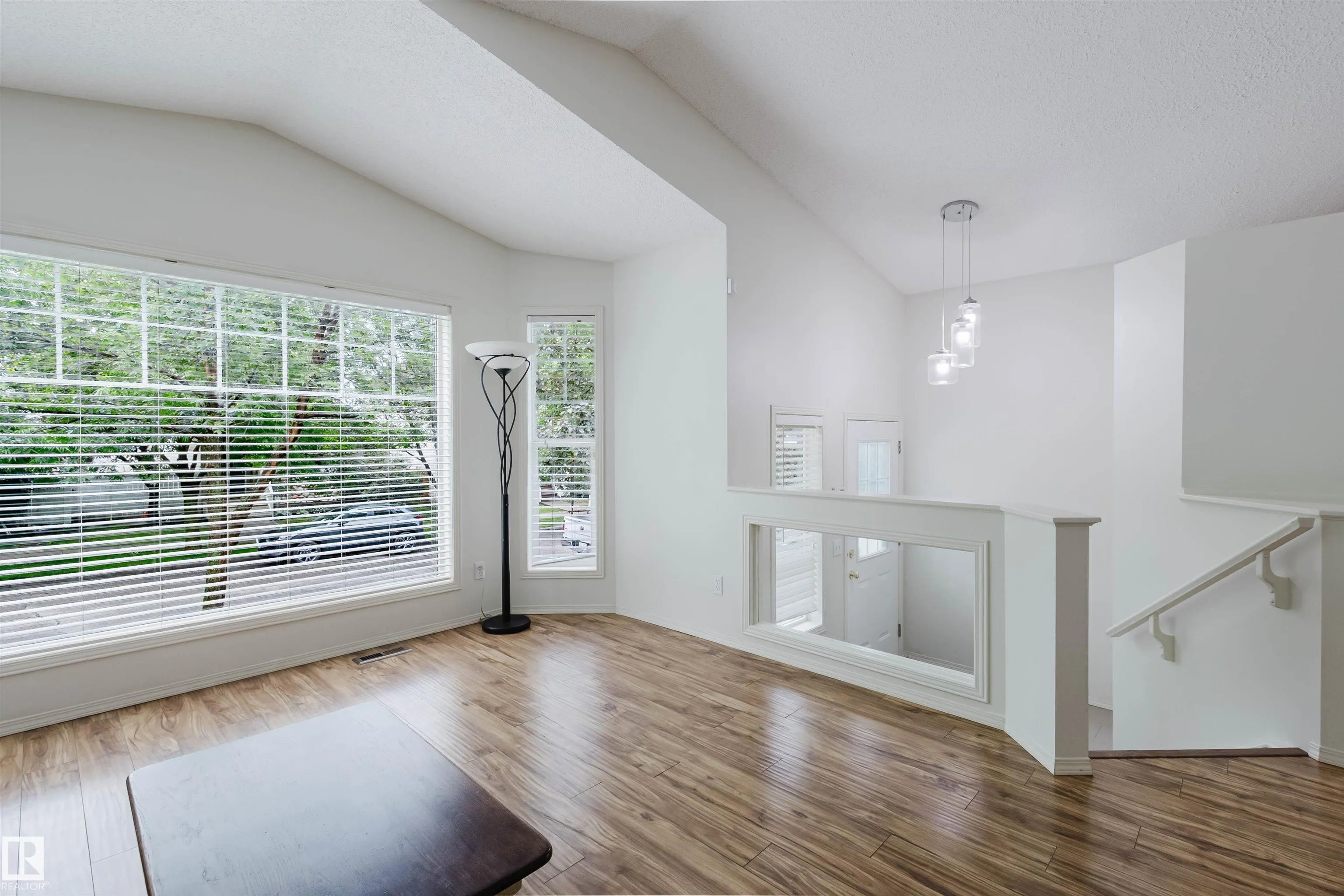 1694 TOMPKINS Wynd