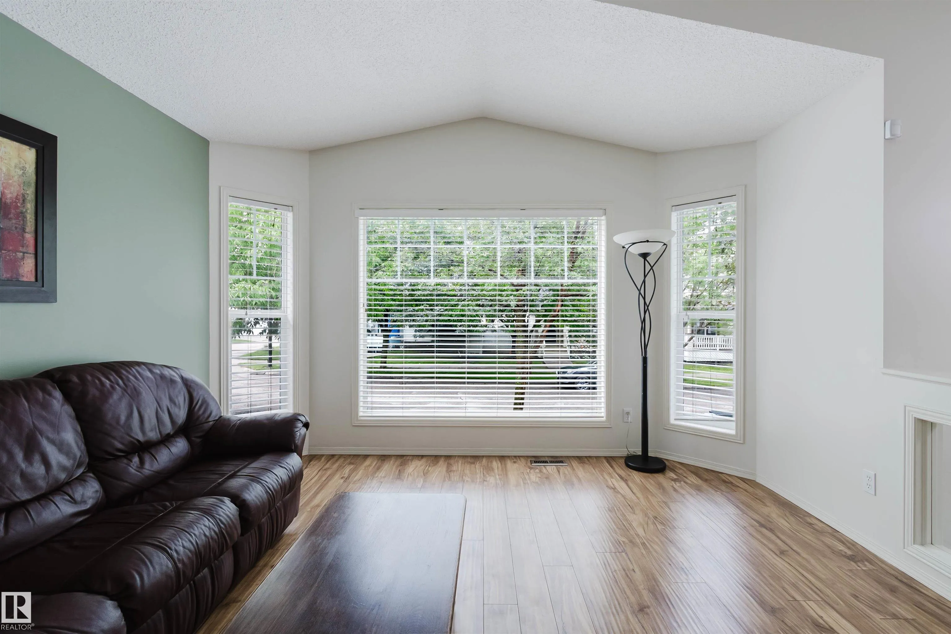 1694 TOMPKINS Wynd