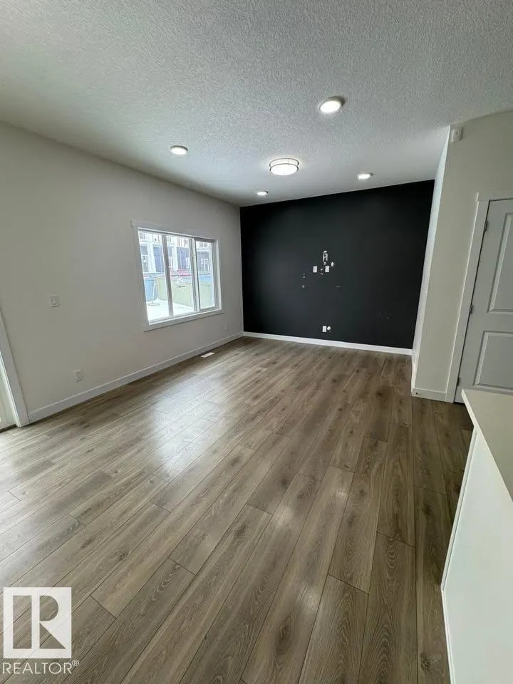 938 Daniels Loop