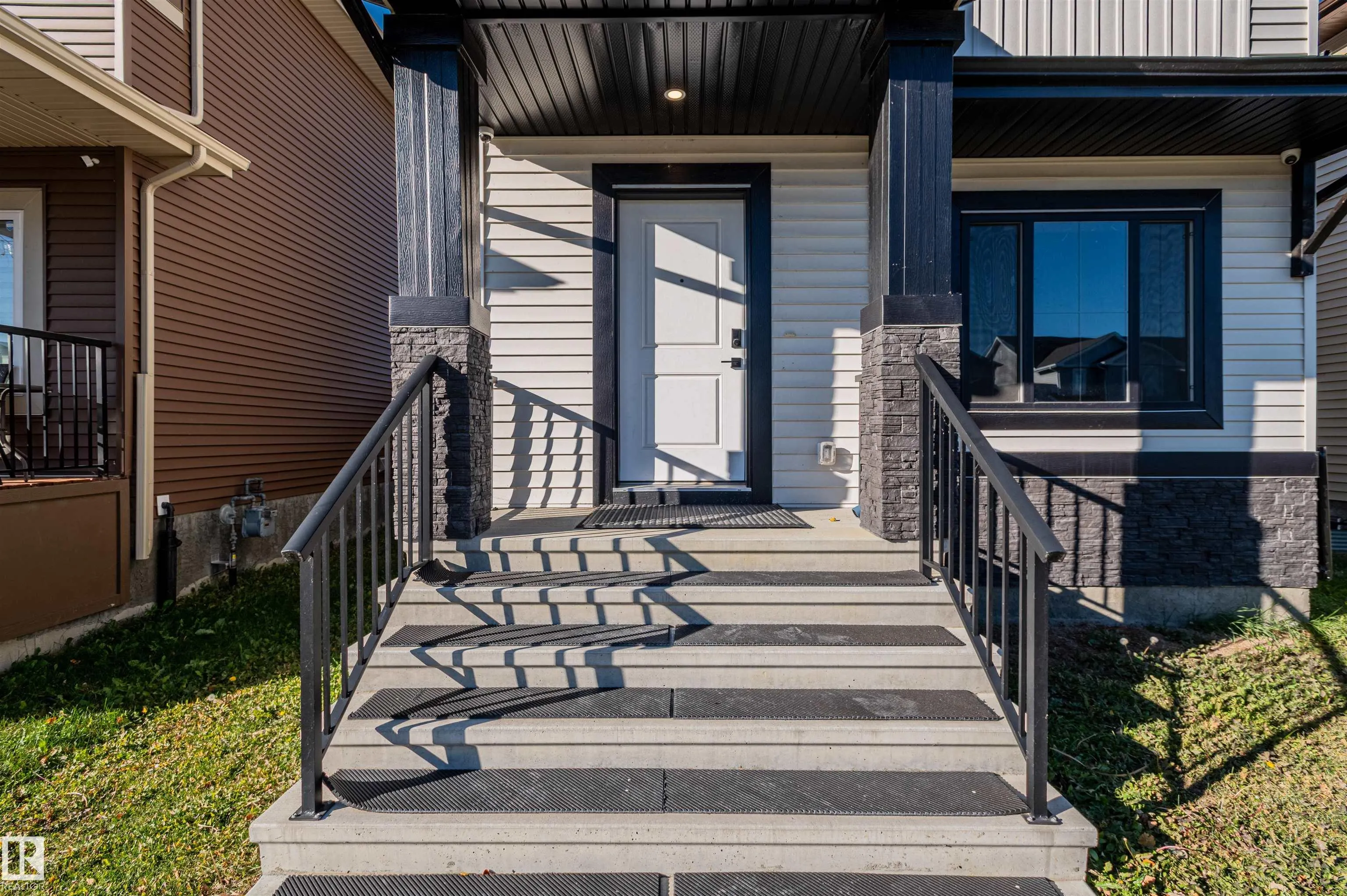 10624 98 Street