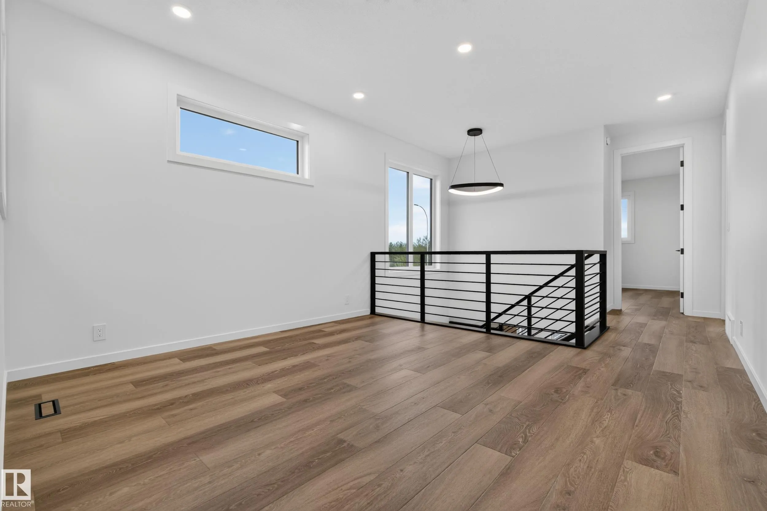 87 NEWBURY Circle