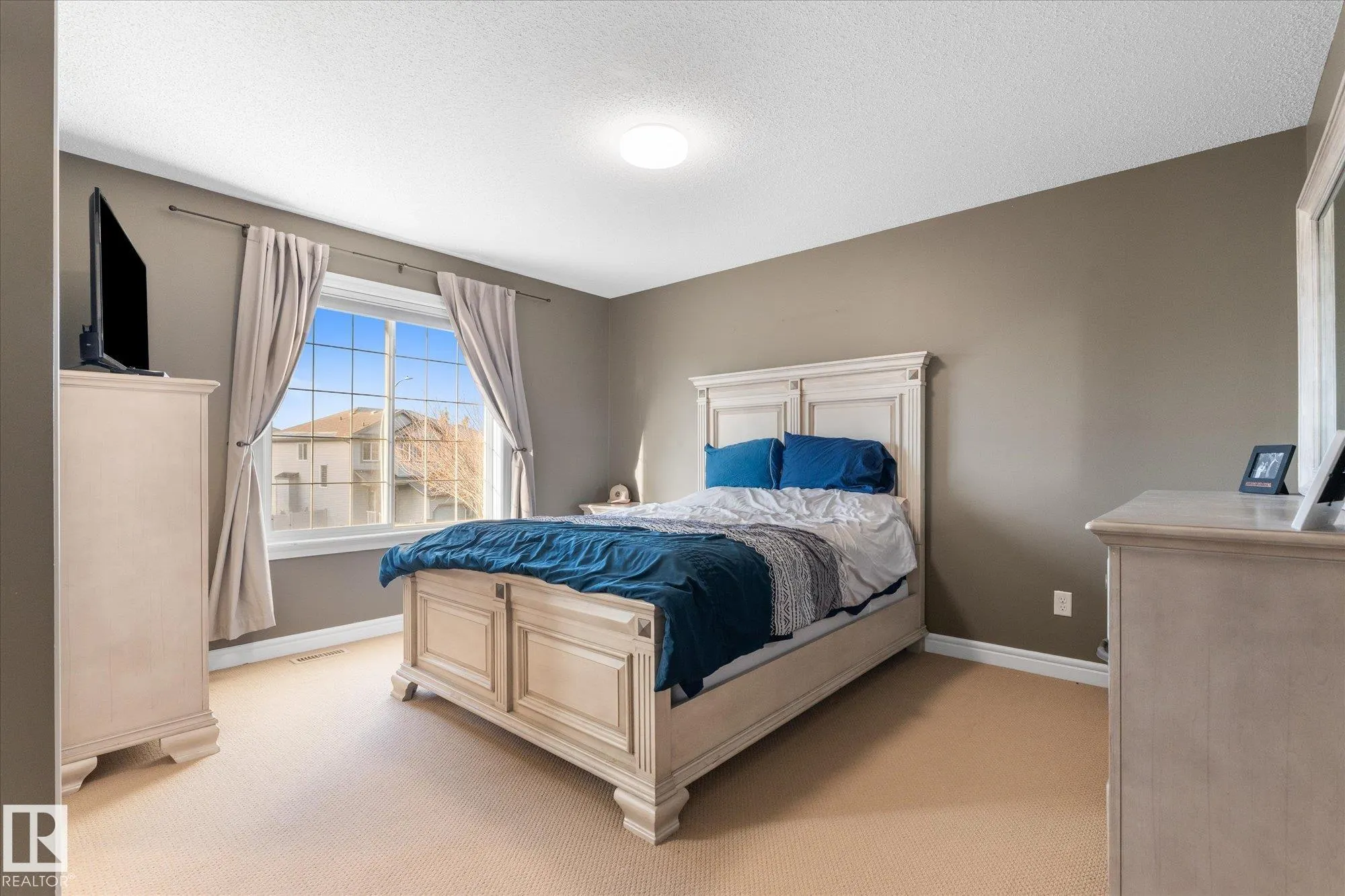 20 CARAGANA Way