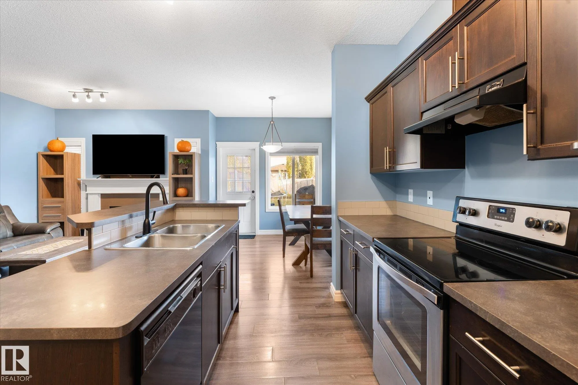 20 CARAGANA Way