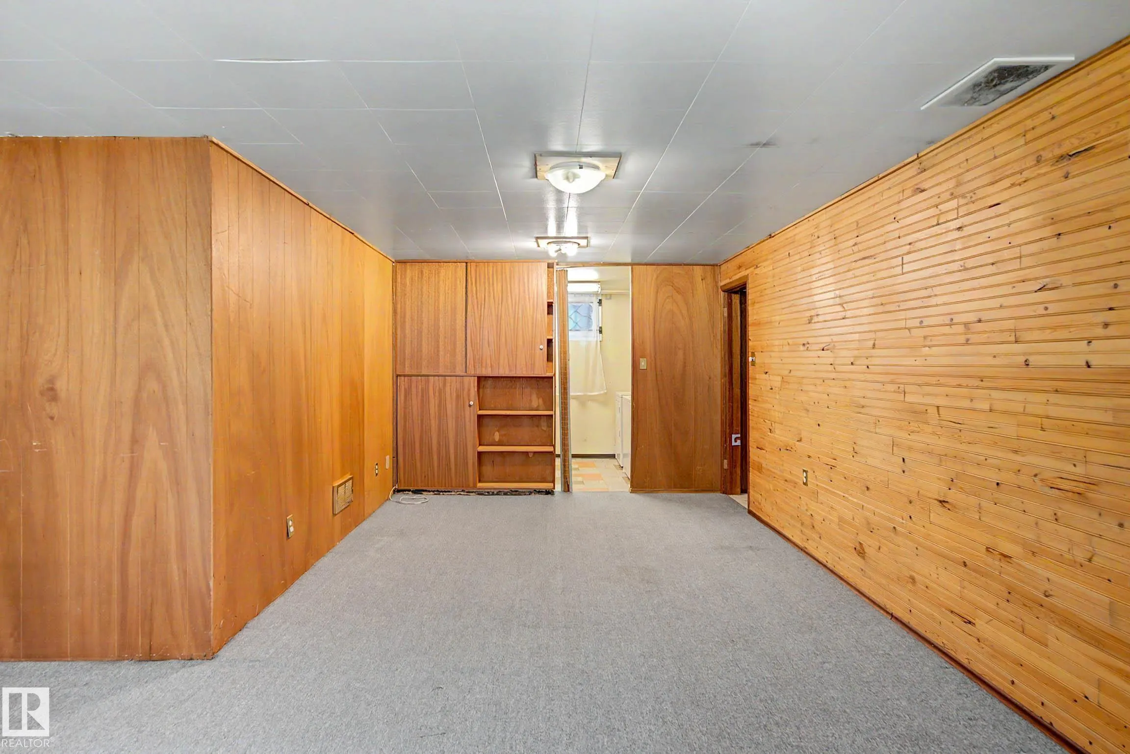 9723 76 Street