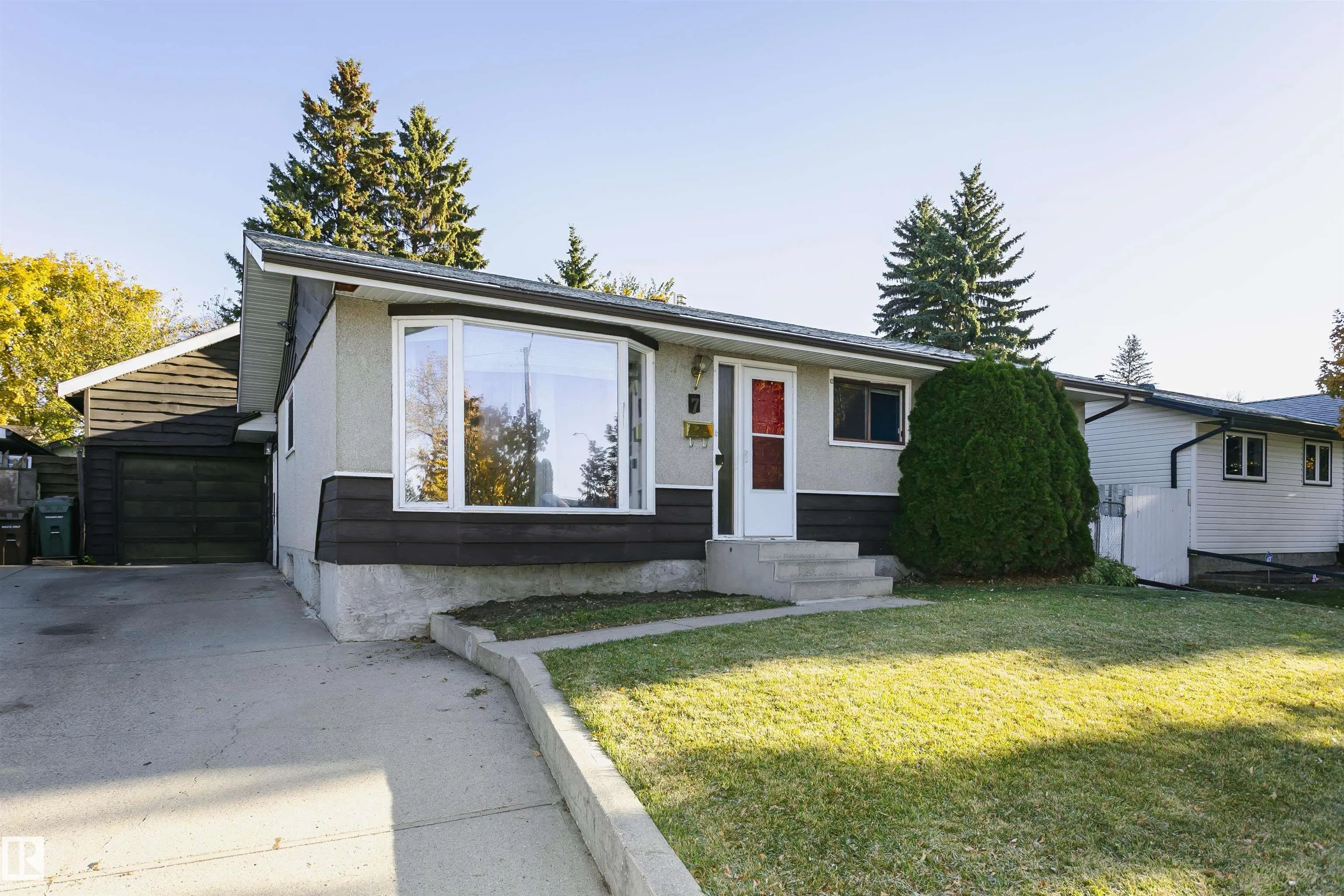 7 SHERIDAN Drive