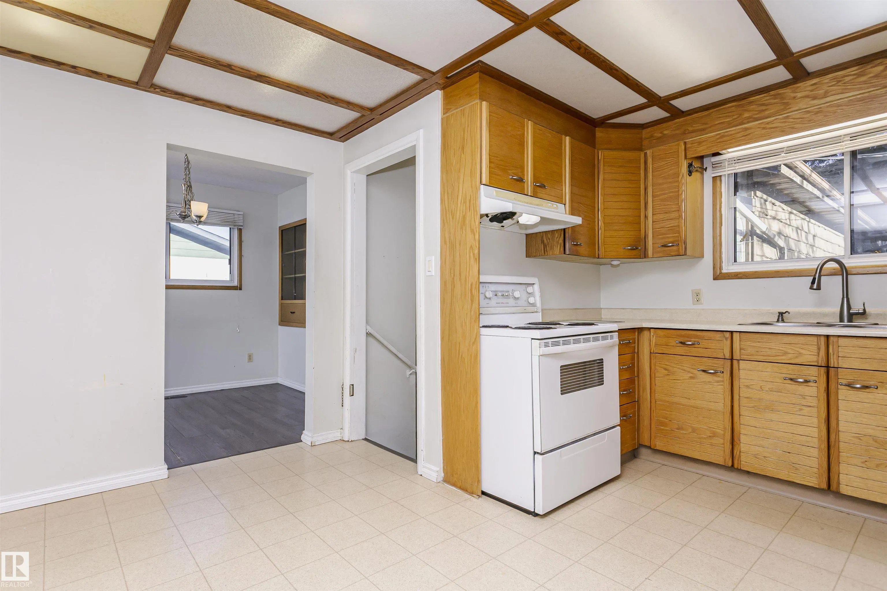 7 SHERIDAN Drive