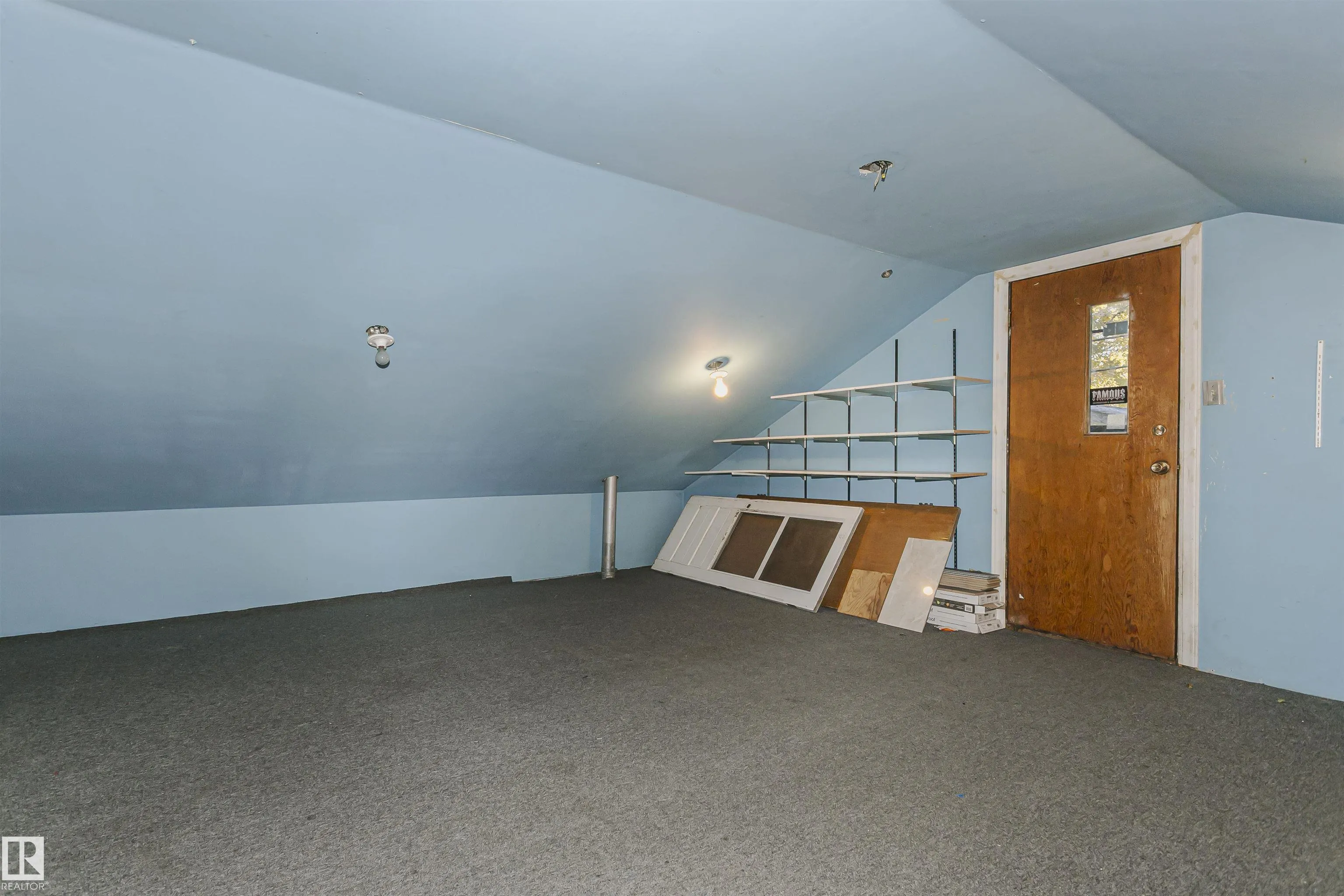 7 SHERIDAN Drive
