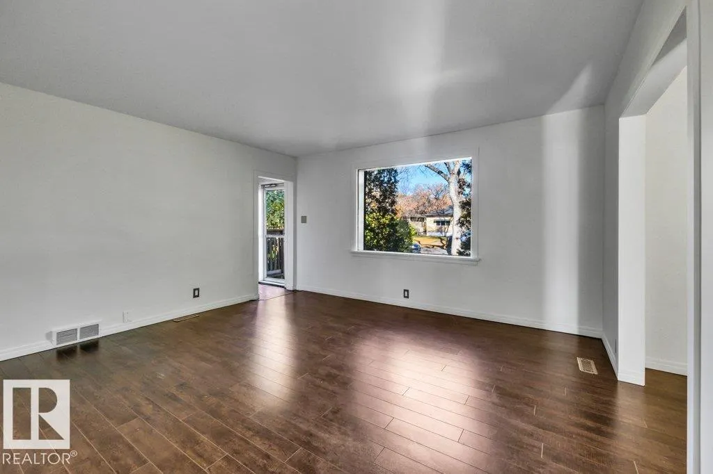 7747 79 Avenue