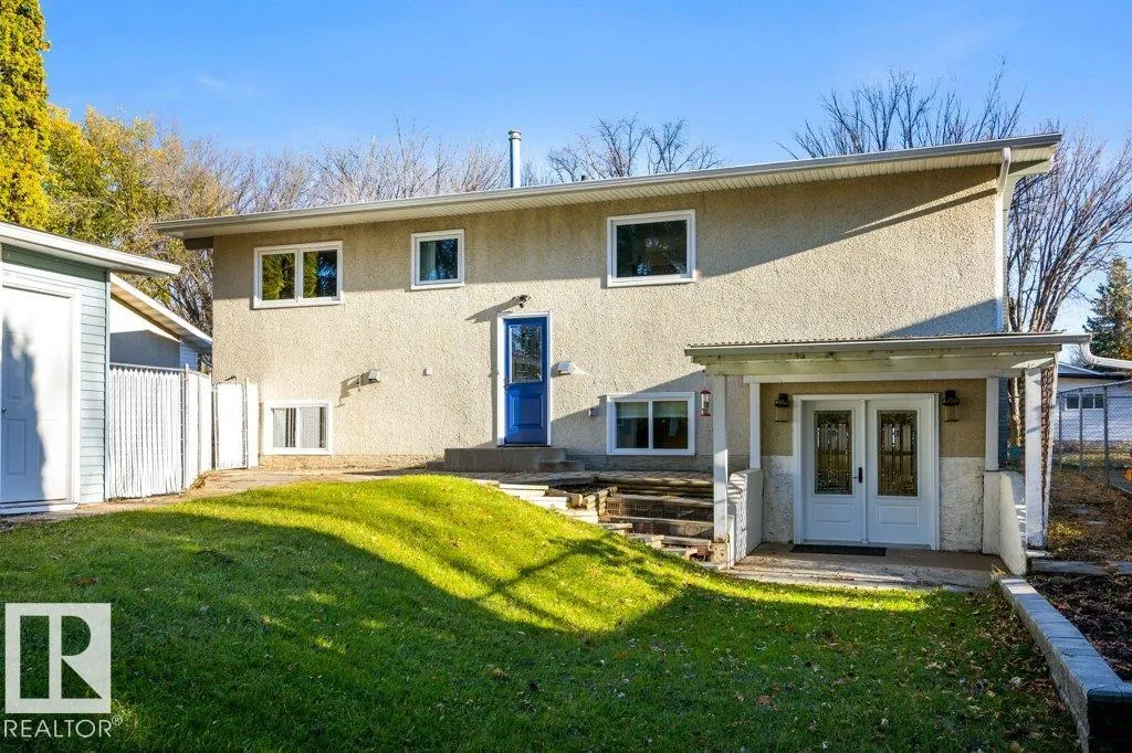 4 FLEETWOOD Crescent