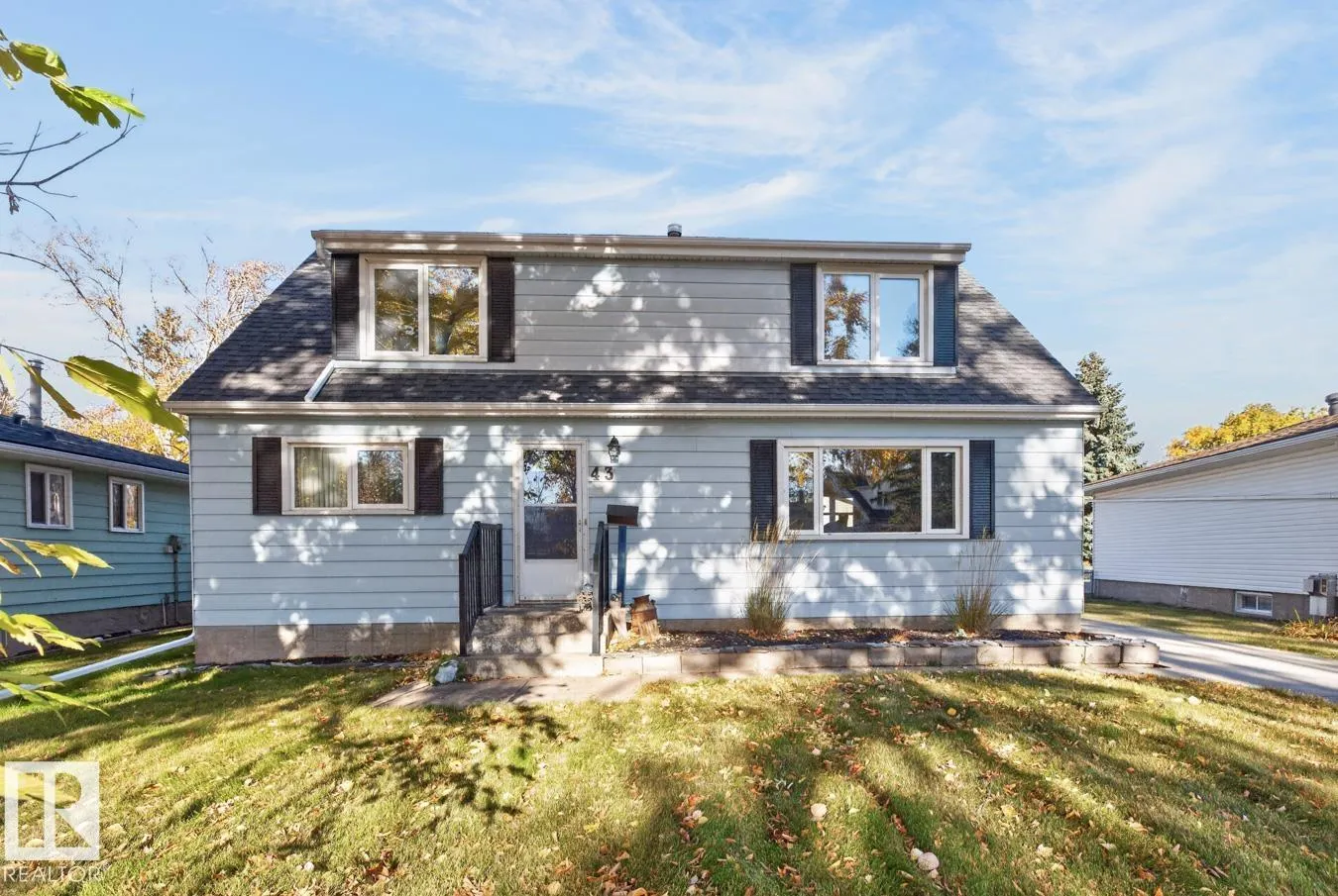 43 MORELAND Crescent