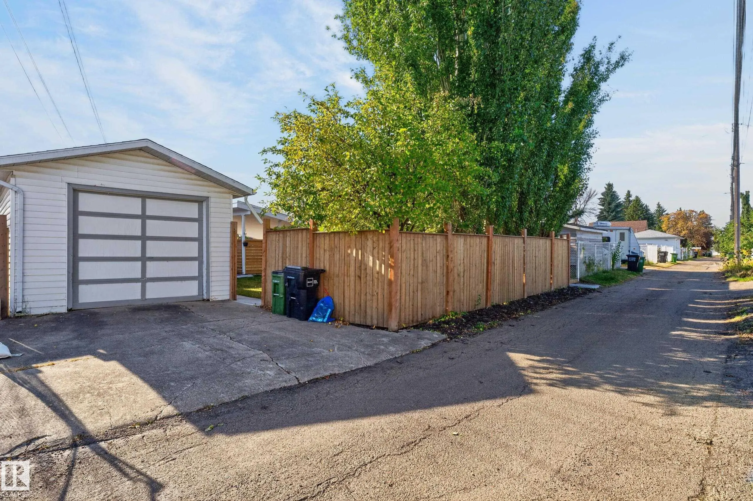6512 94 Avenue