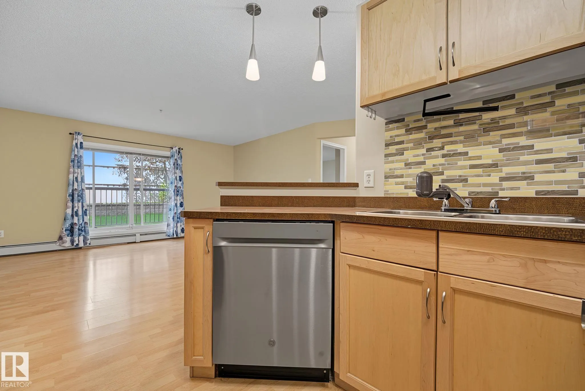 646 MCALLISTER Loop