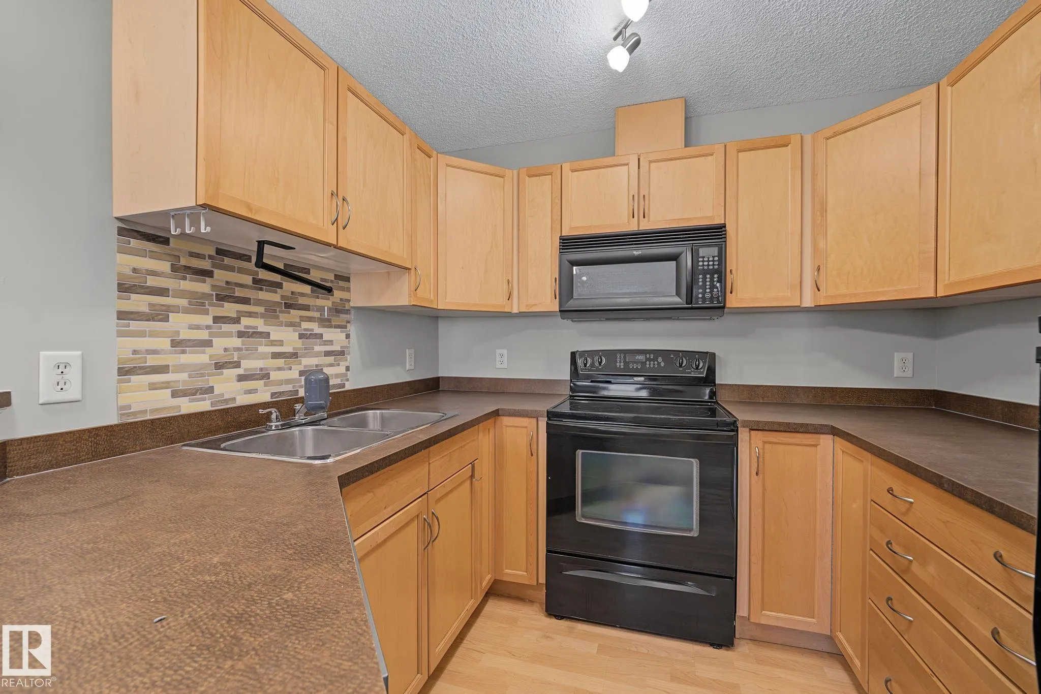 646 MCALLISTER Loop