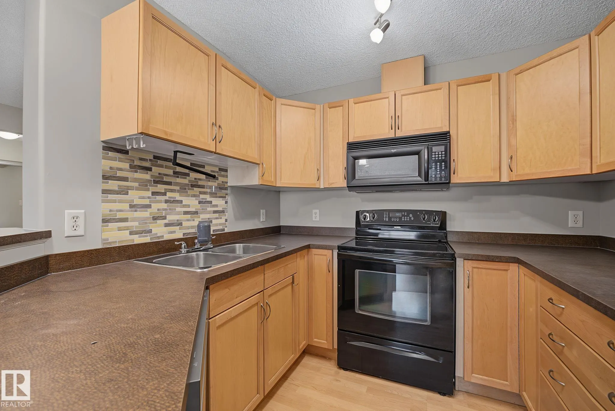 646 MCALLISTER Loop