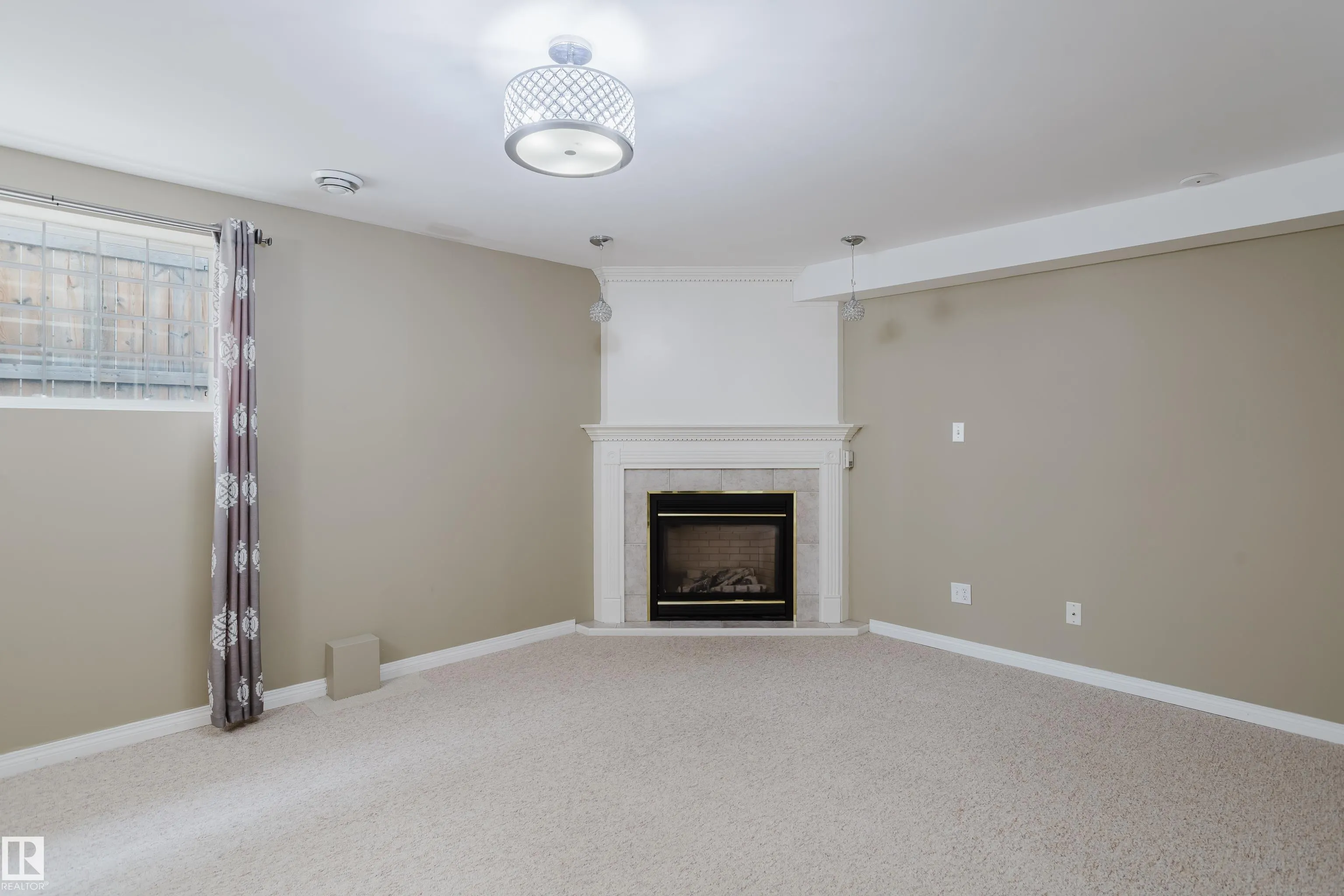 75 LANDSDOWNE Drive