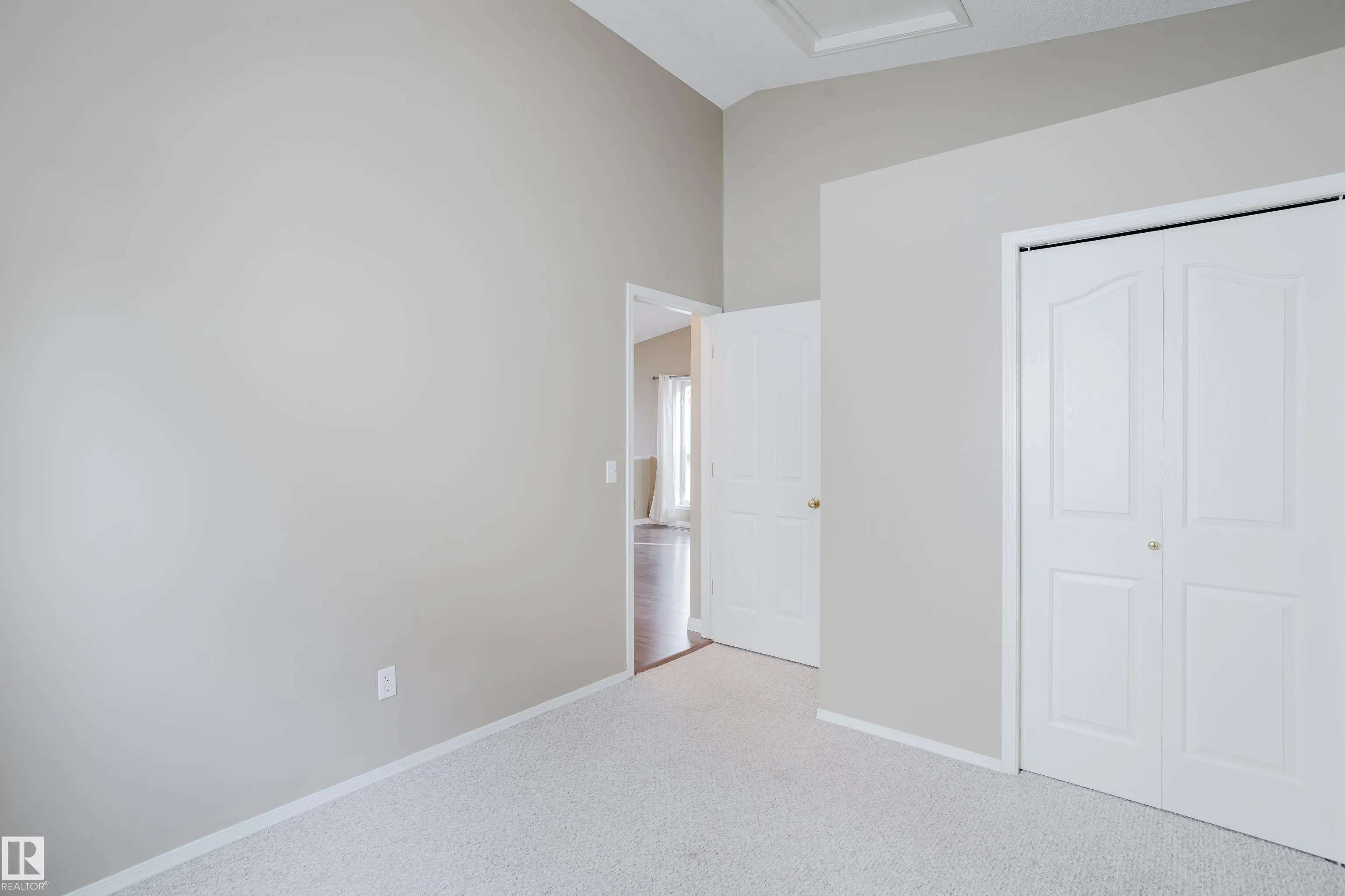 75 LANDSDOWNE Drive