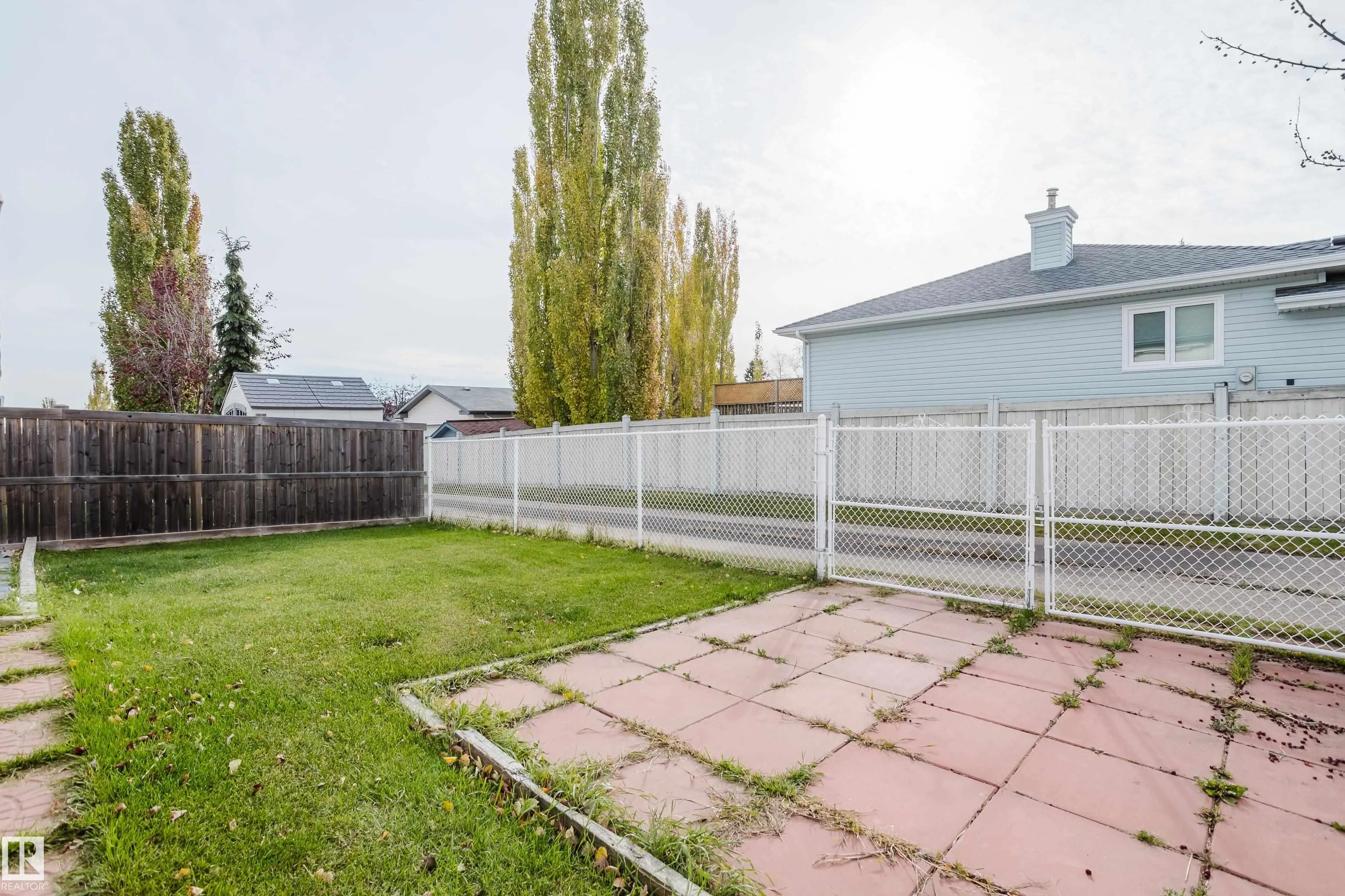75 LANDSDOWNE Drive