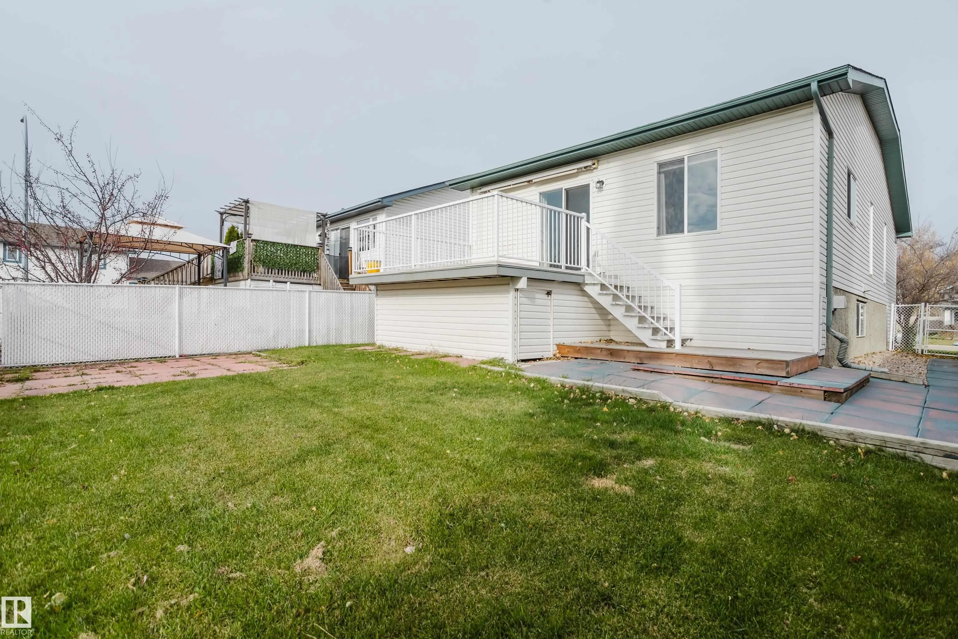 75 LANDSDOWNE Drive