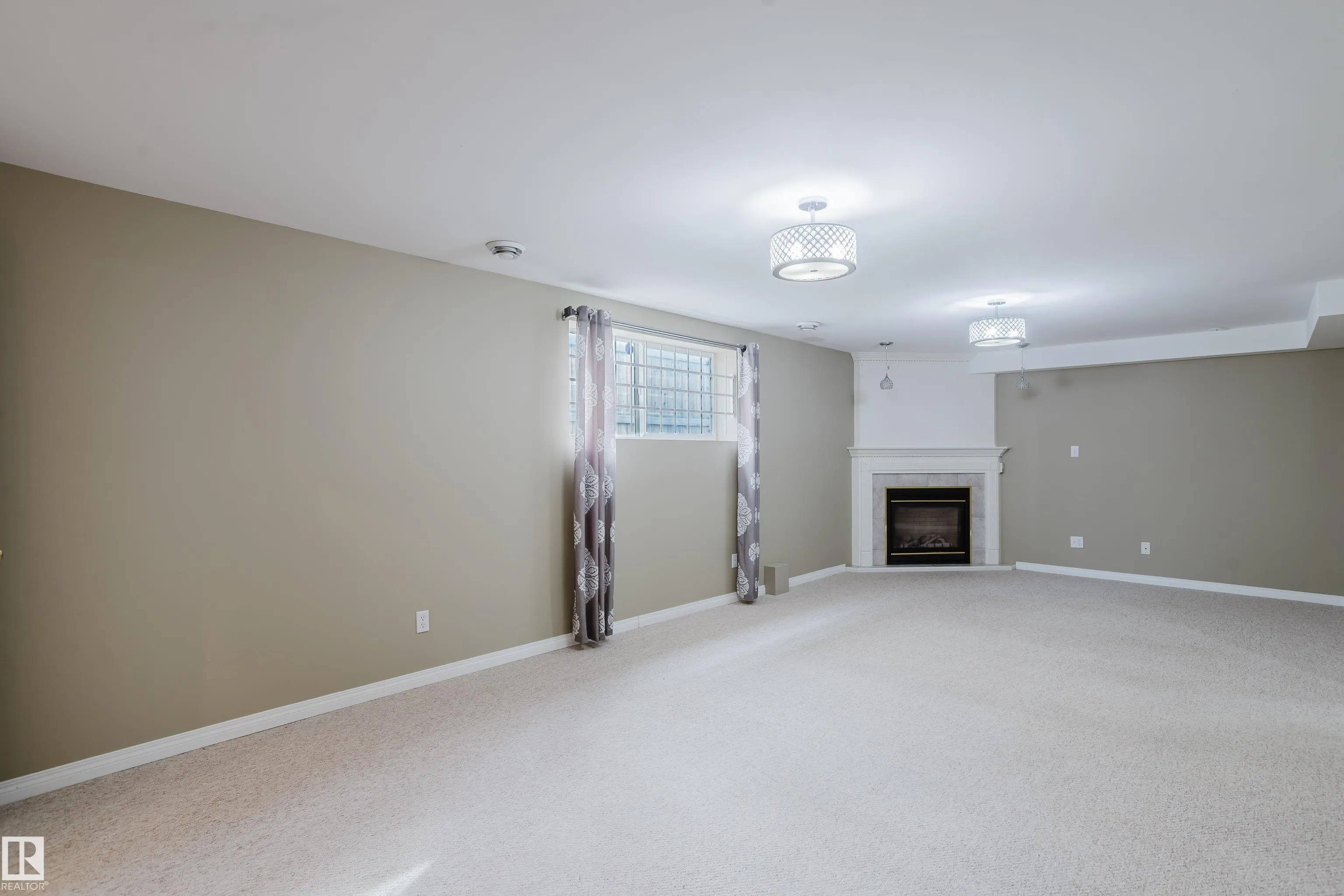 75 LANDSDOWNE Drive