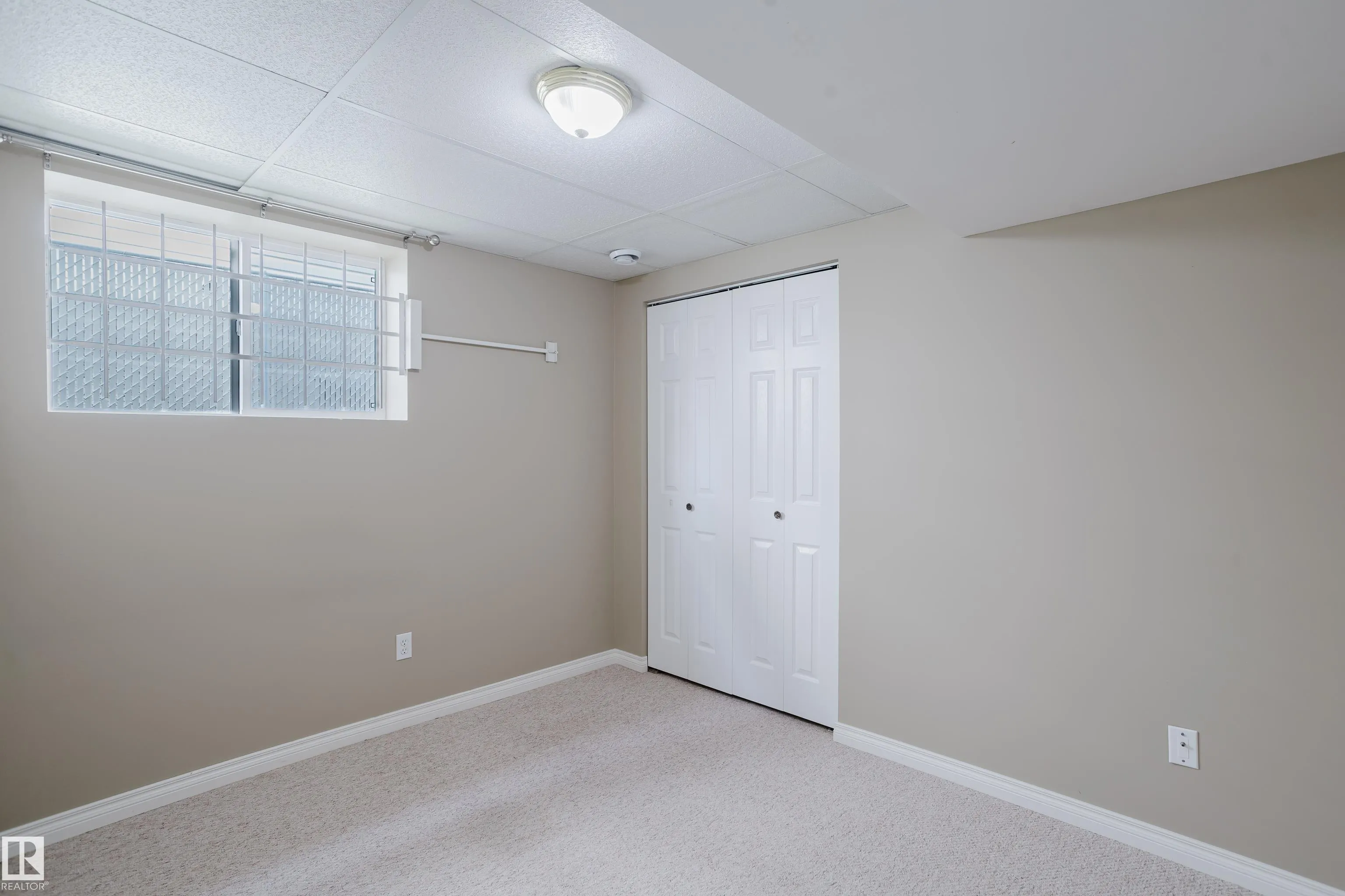 75 LANDSDOWNE Drive