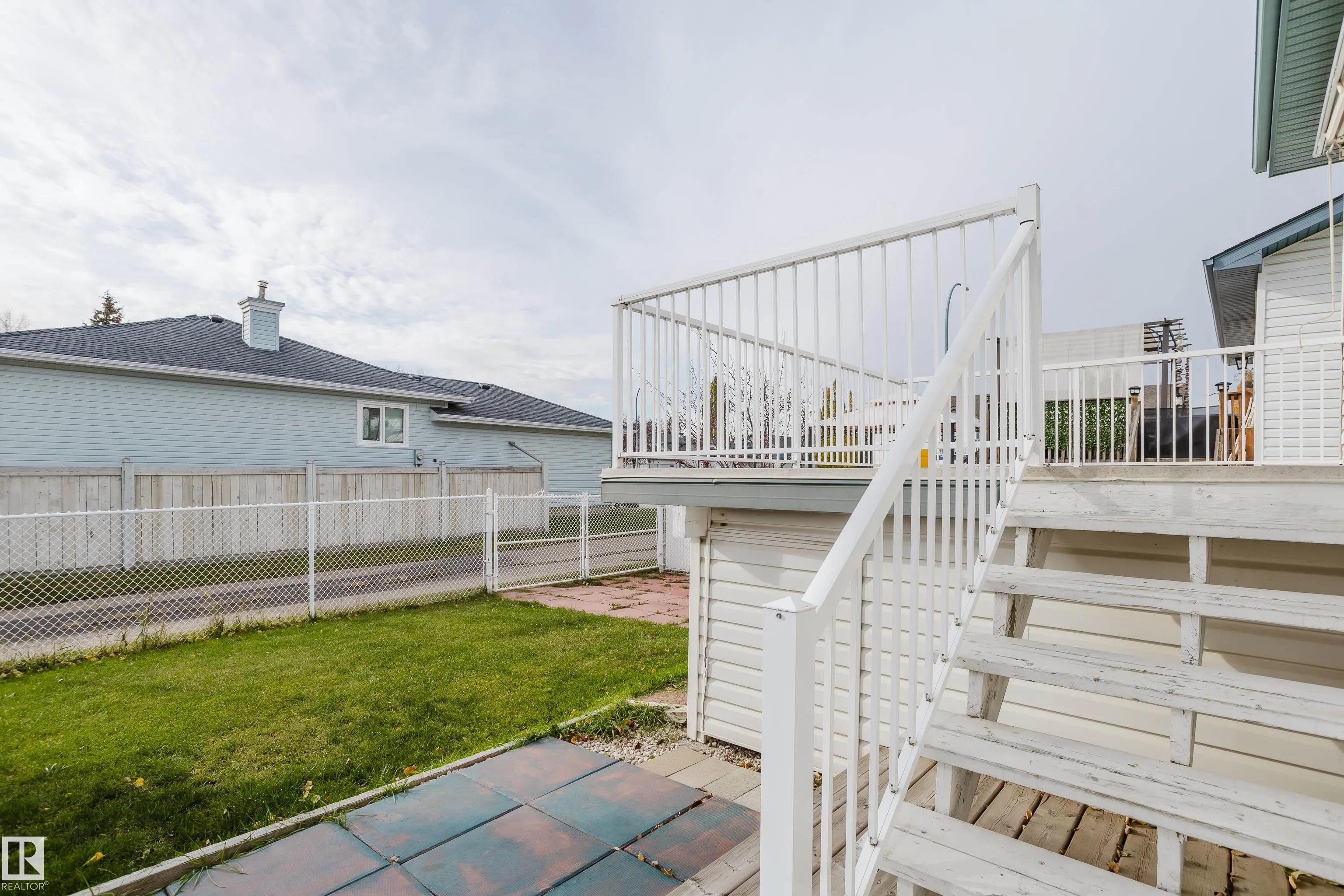 75 LANDSDOWNE Drive