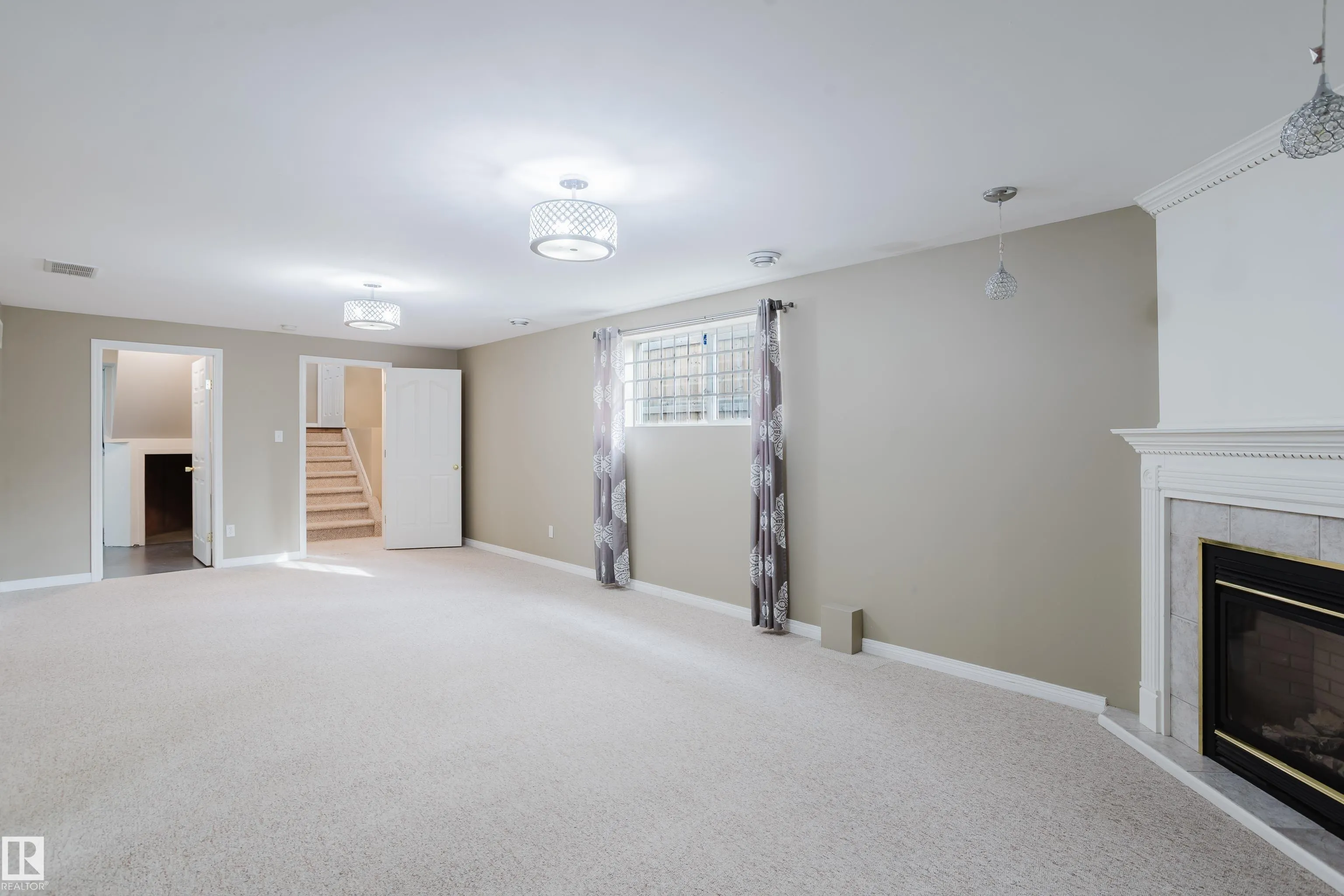 75 LANDSDOWNE Drive