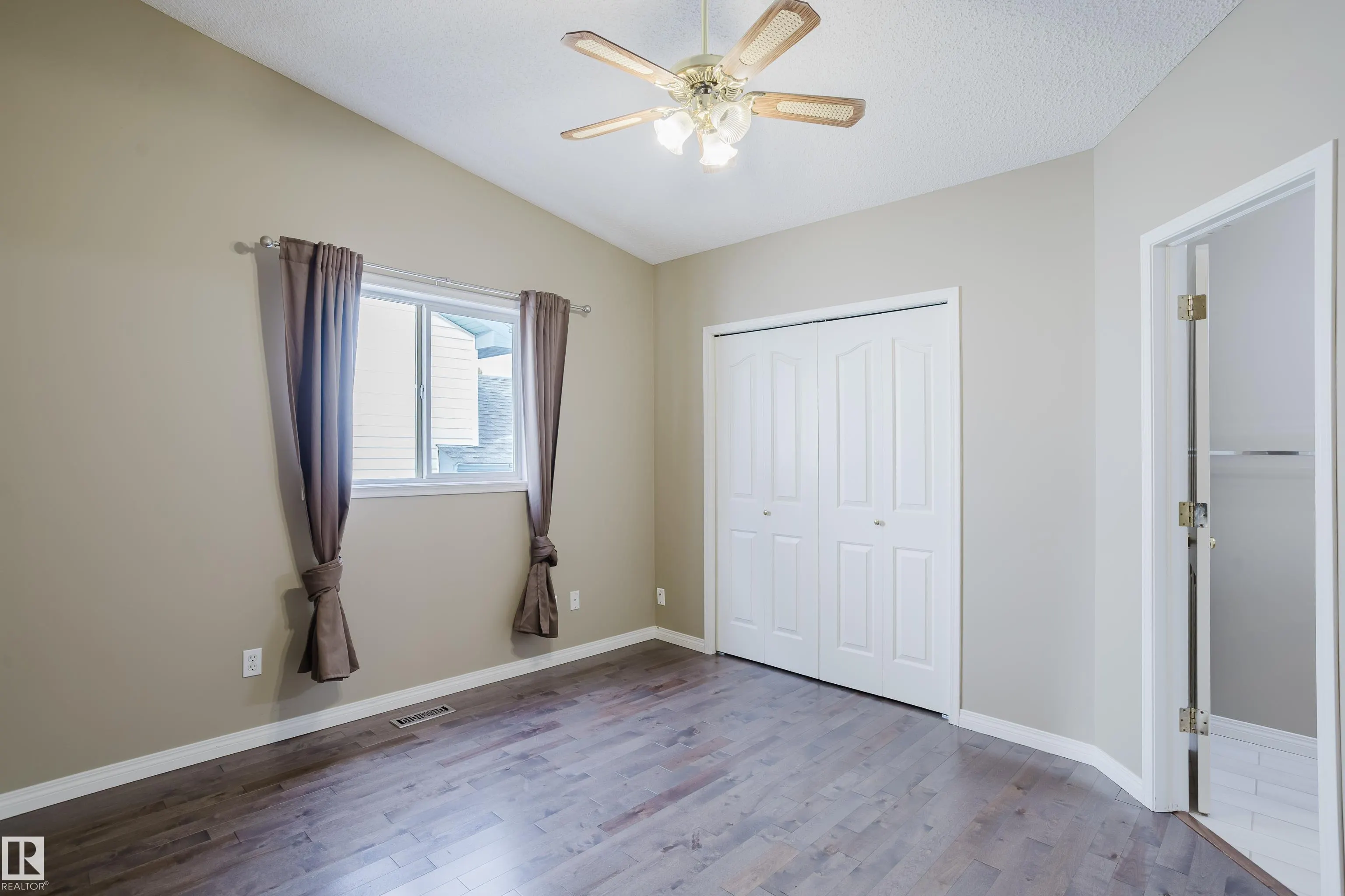 75 LANDSDOWNE Drive