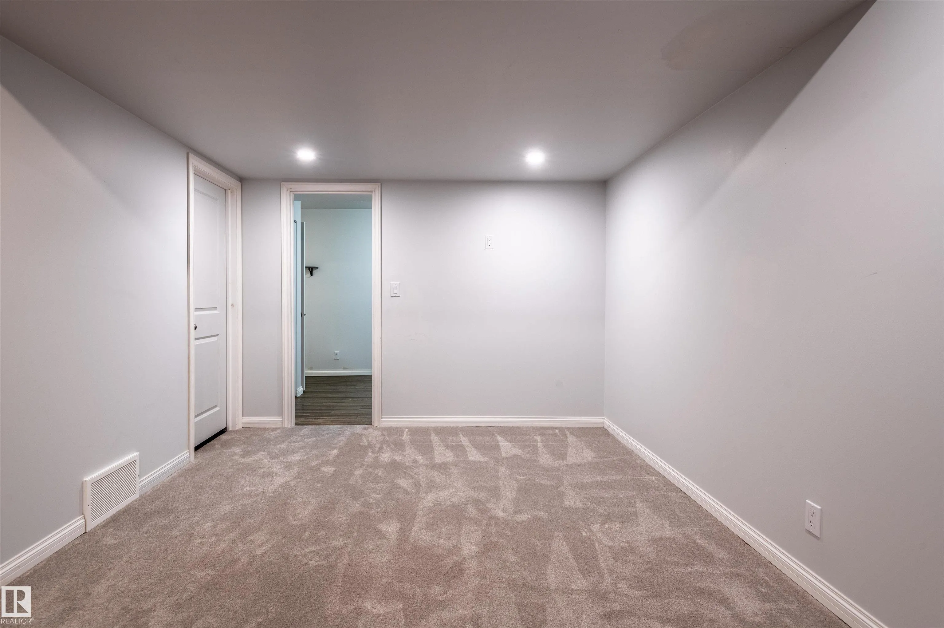 21413 94 Avenue