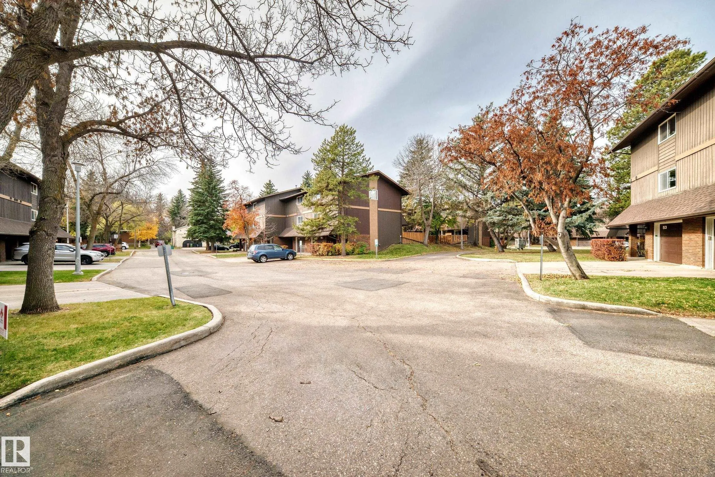 53 GLAEWYN Estates