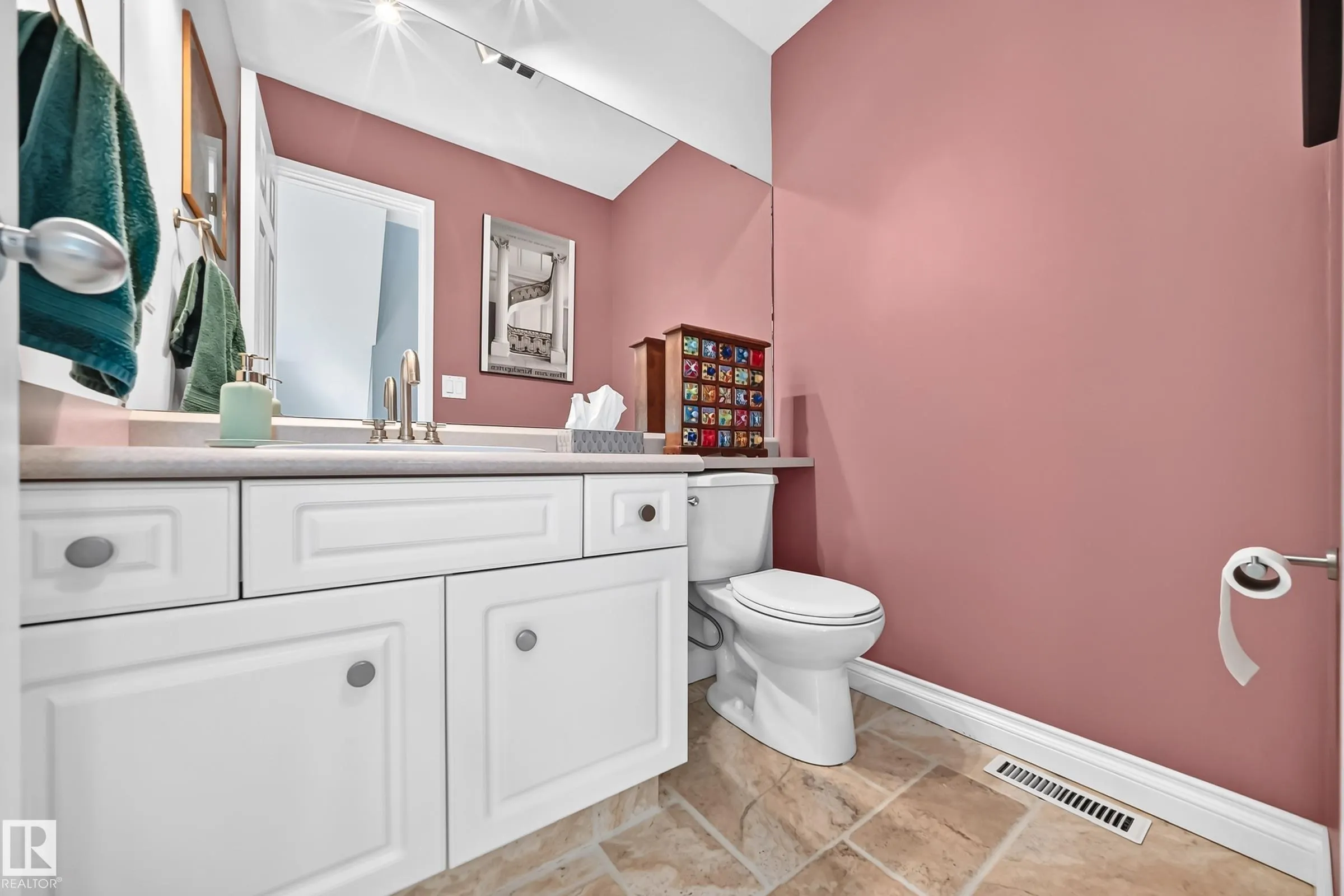 53 GLAEWYN Estates