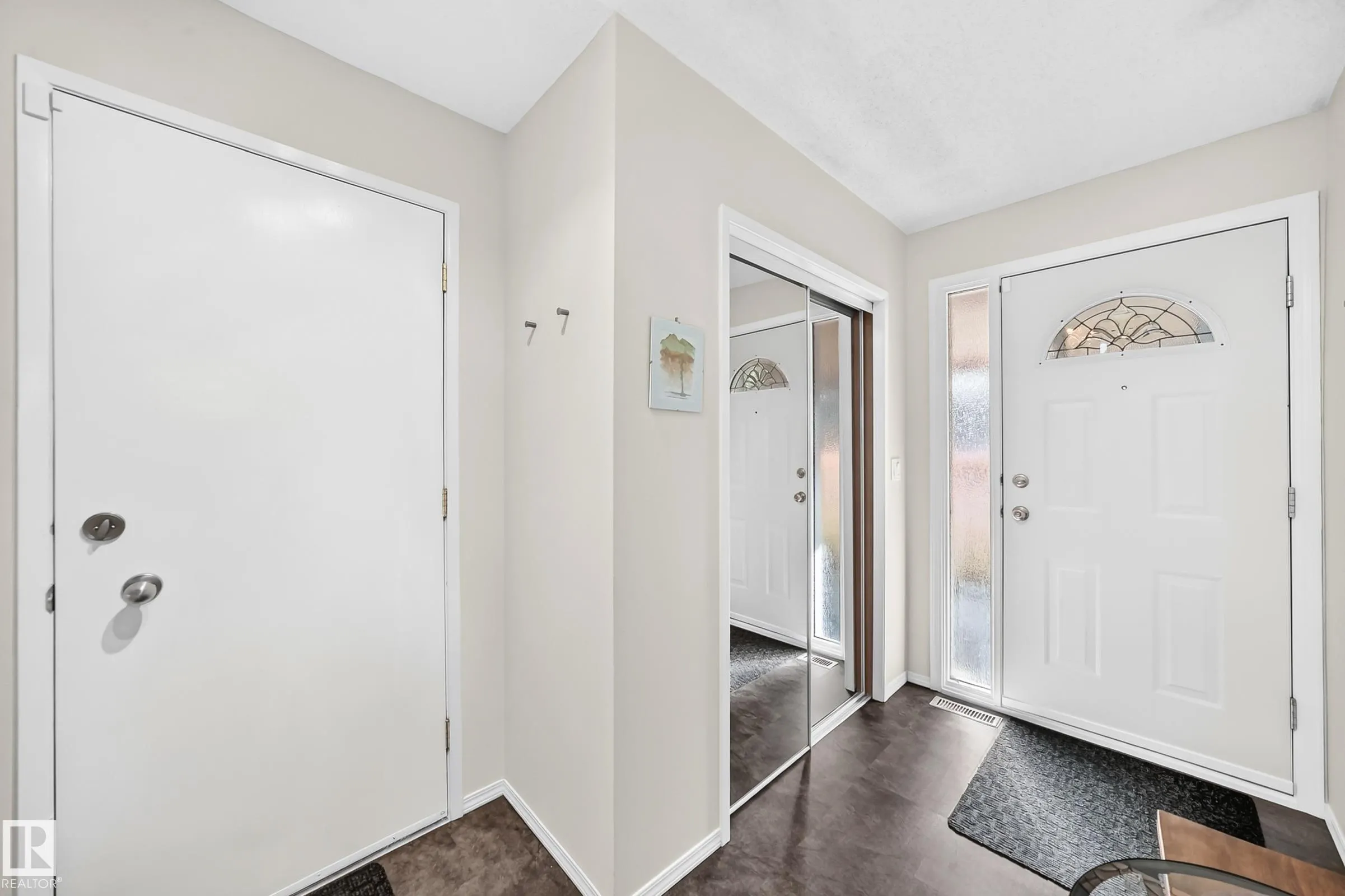 53 GLAEWYN Estates