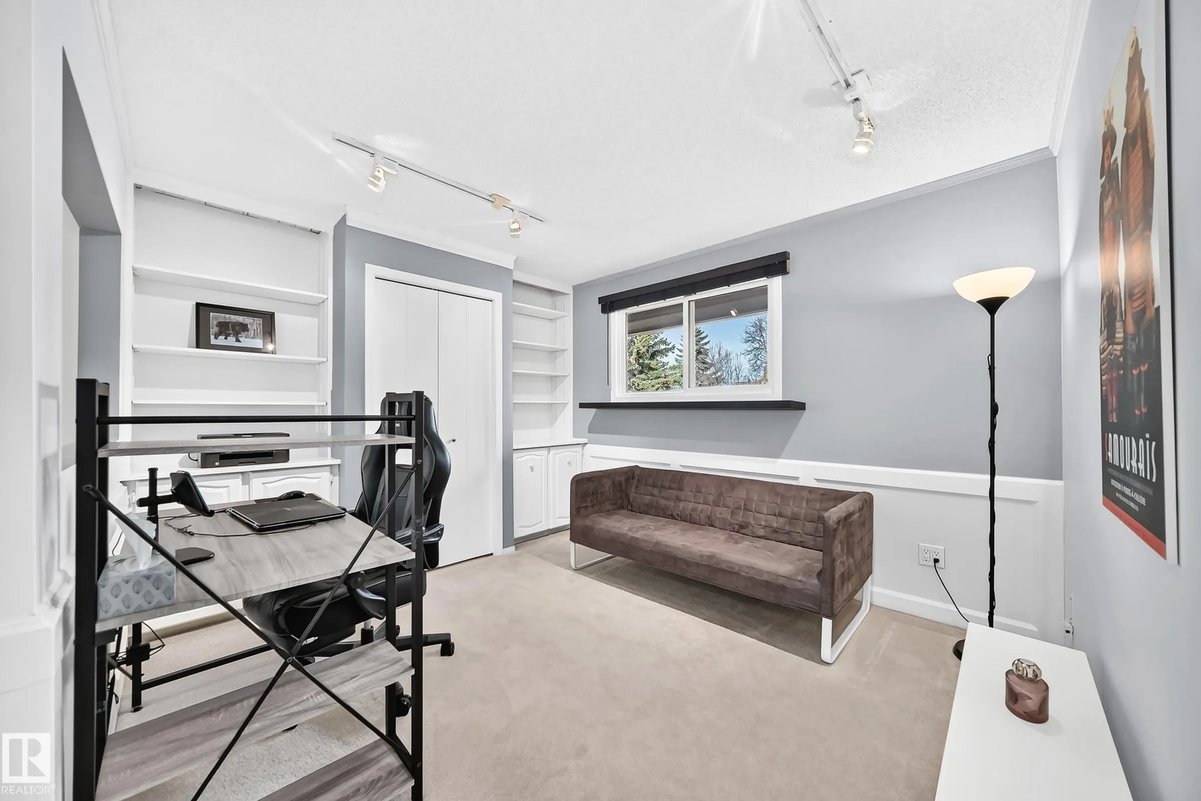 53 GLAEWYN Estates