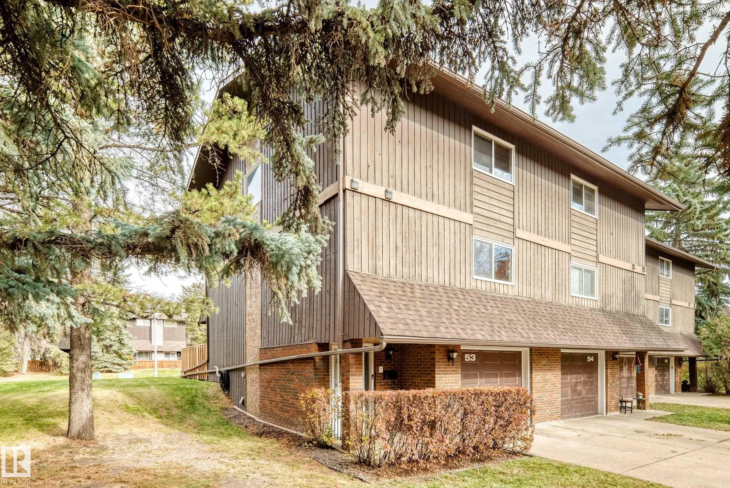 53 GLAEWYN Estates