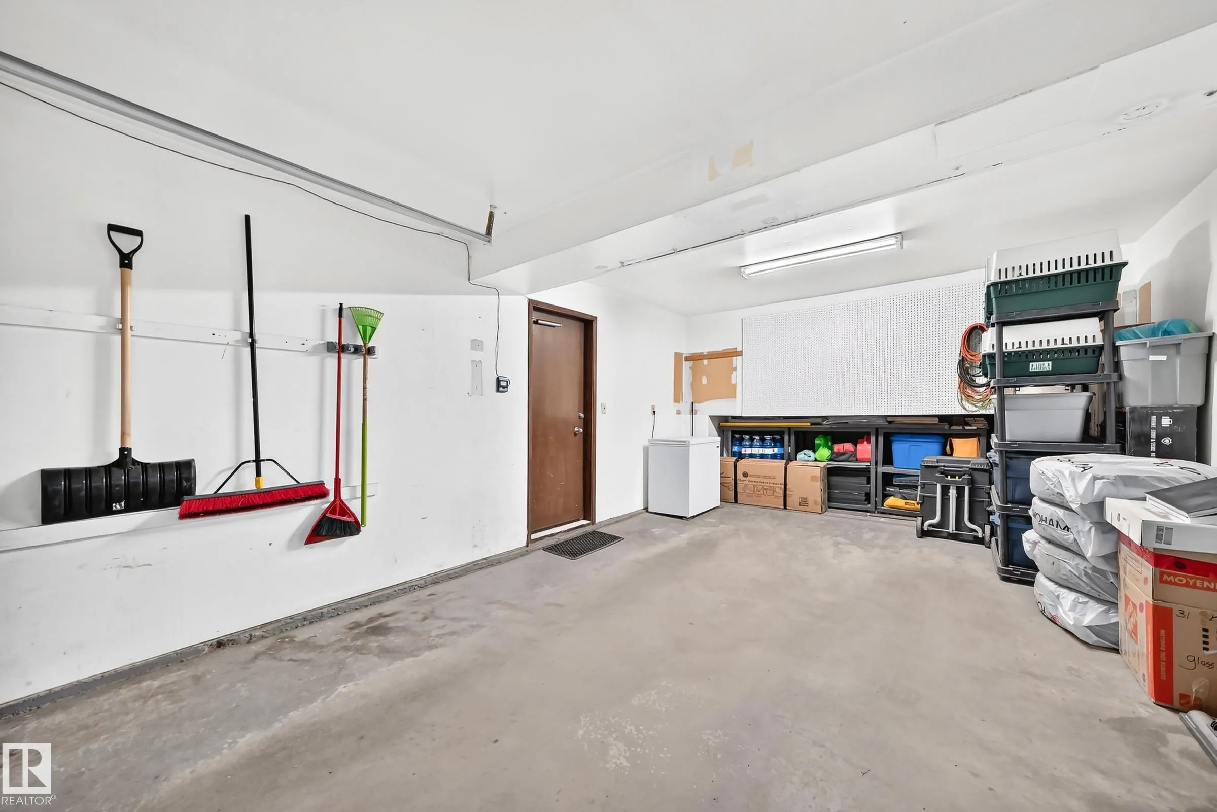 53 GLAEWYN Estates