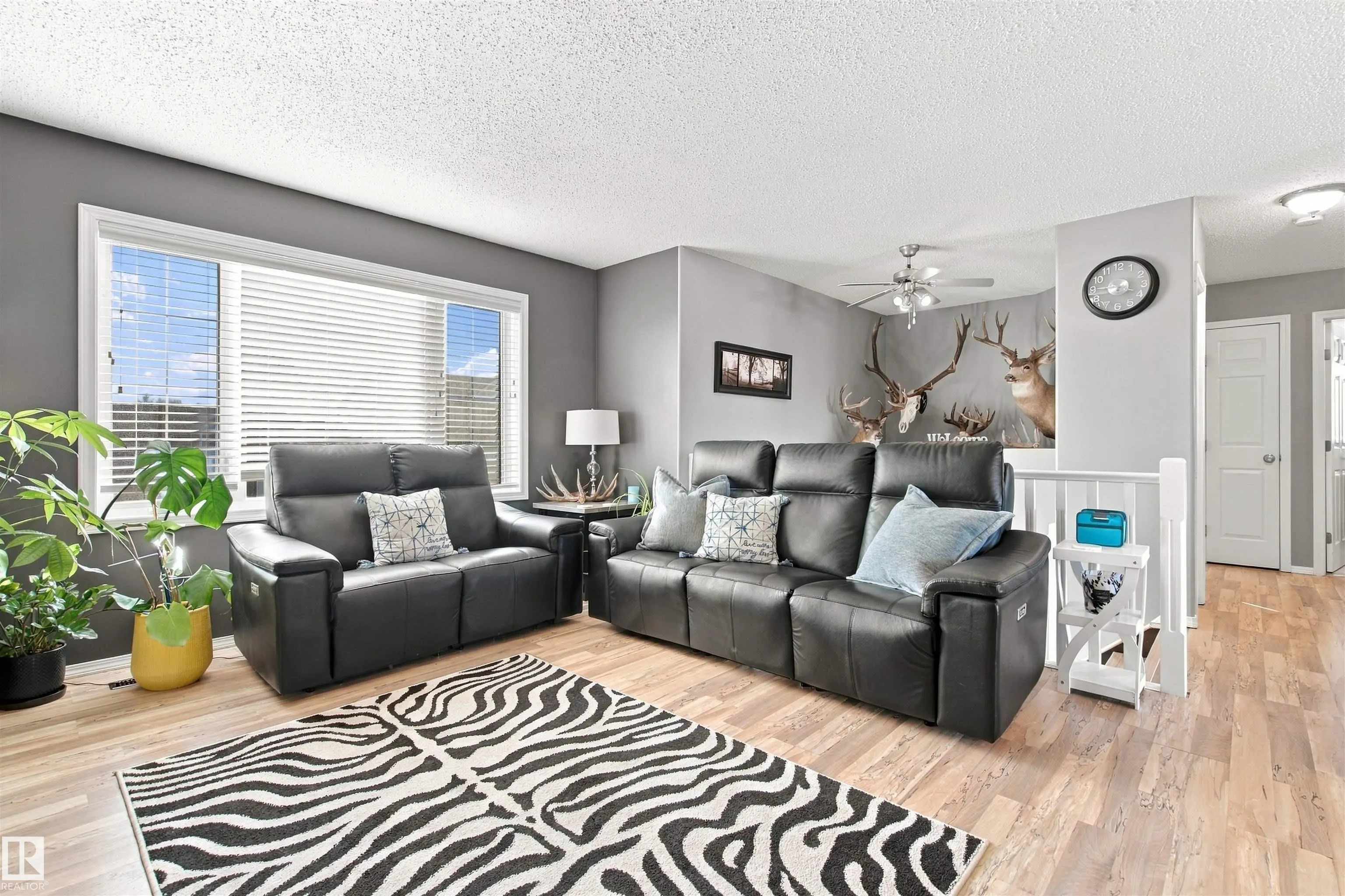 3801 42 Ave