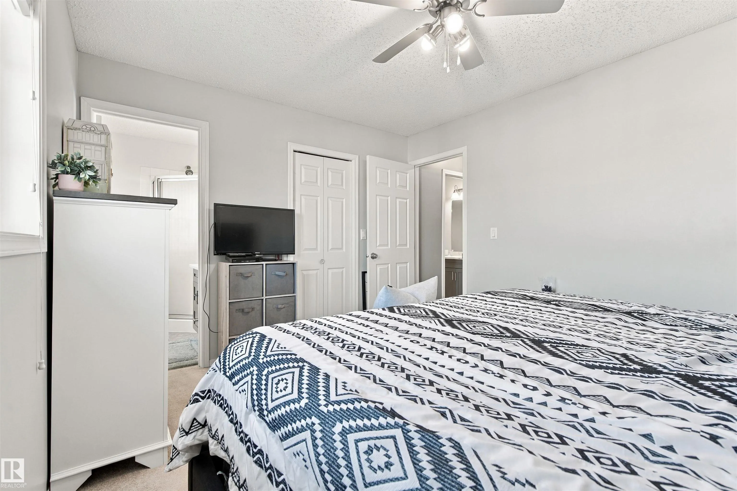 3801 42 Ave