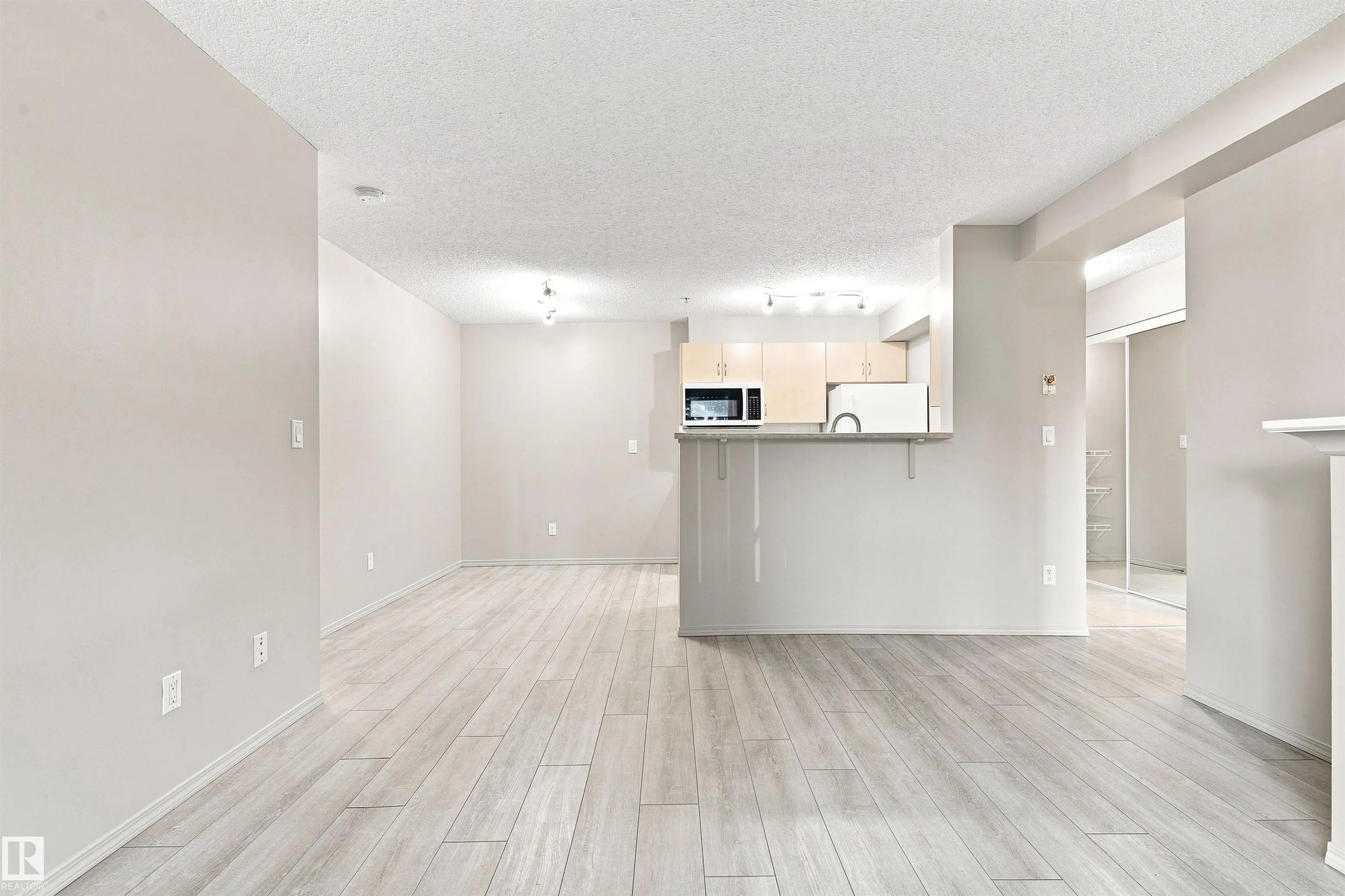 17011 67 Avenue