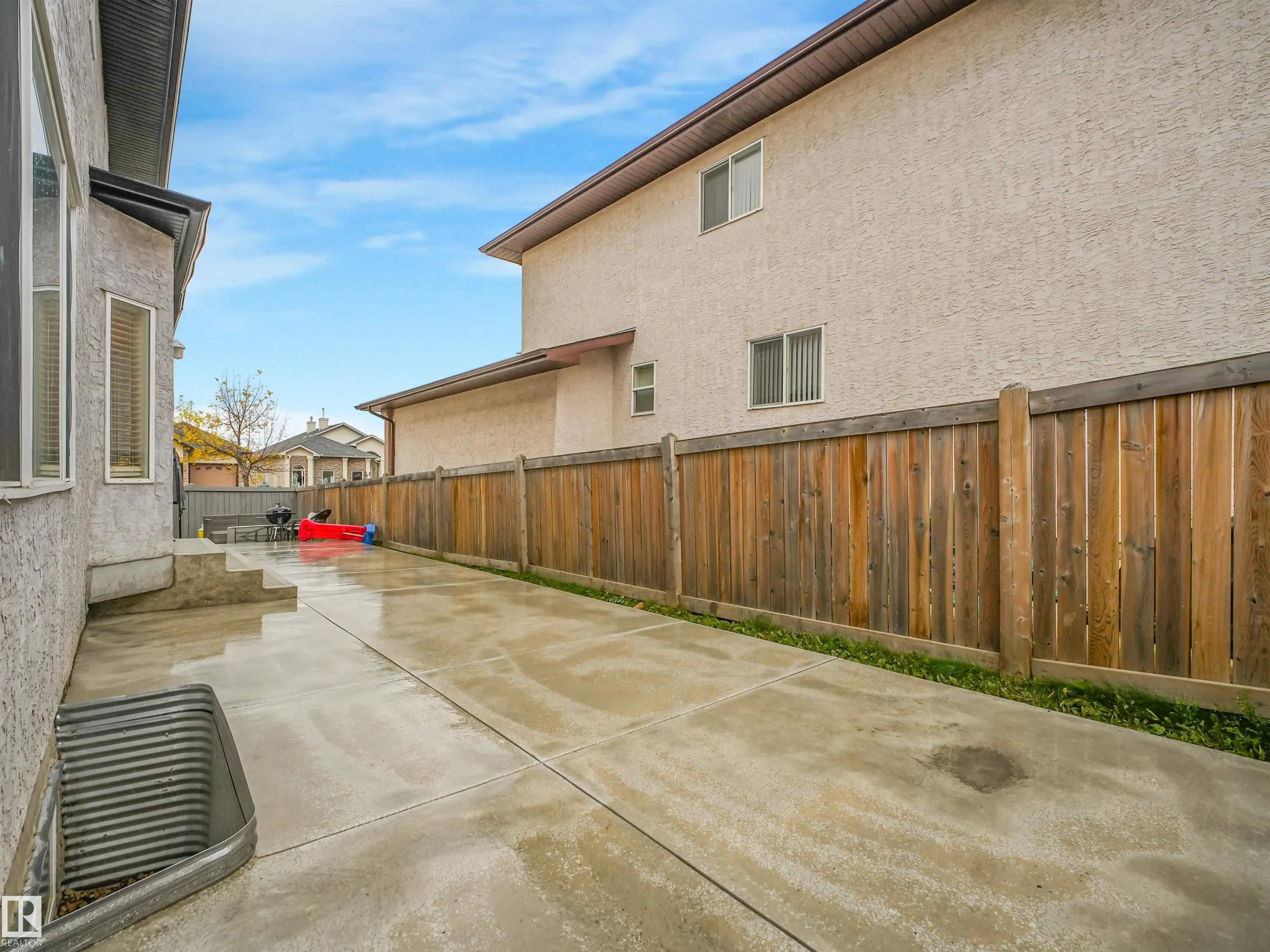 16604 72 Street